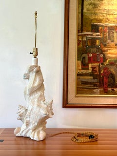 Lámpara vintage de yeso de estilo náutico con forma de concha, diseñada por Edward J. Krumpe para Sirmos