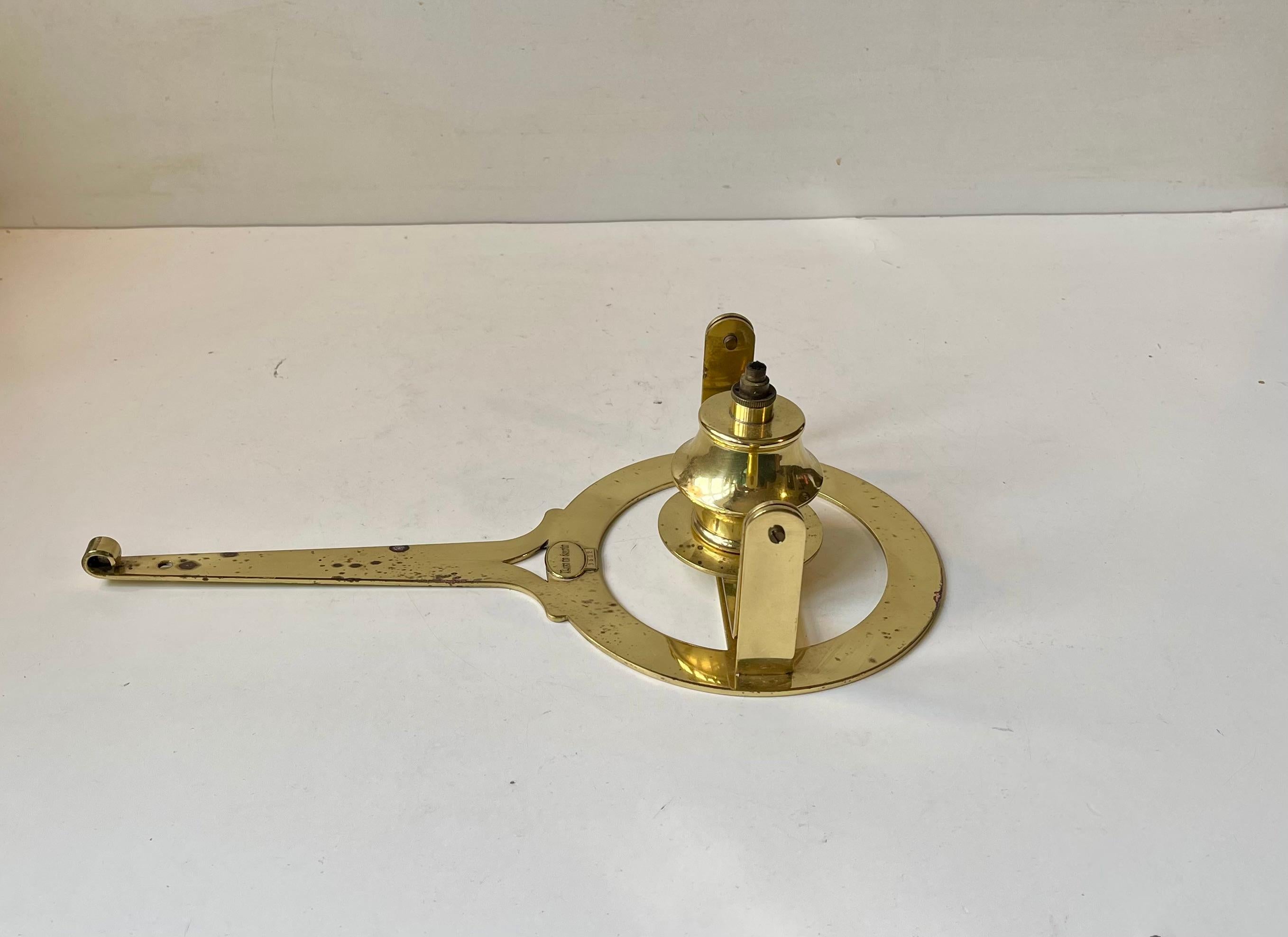 Nautische Wand Hung Öllampe aus Messing von G. V. Harnish, Dänemark, Vintage im Zustand „Gut“ im Angebot in Esbjerg, DK