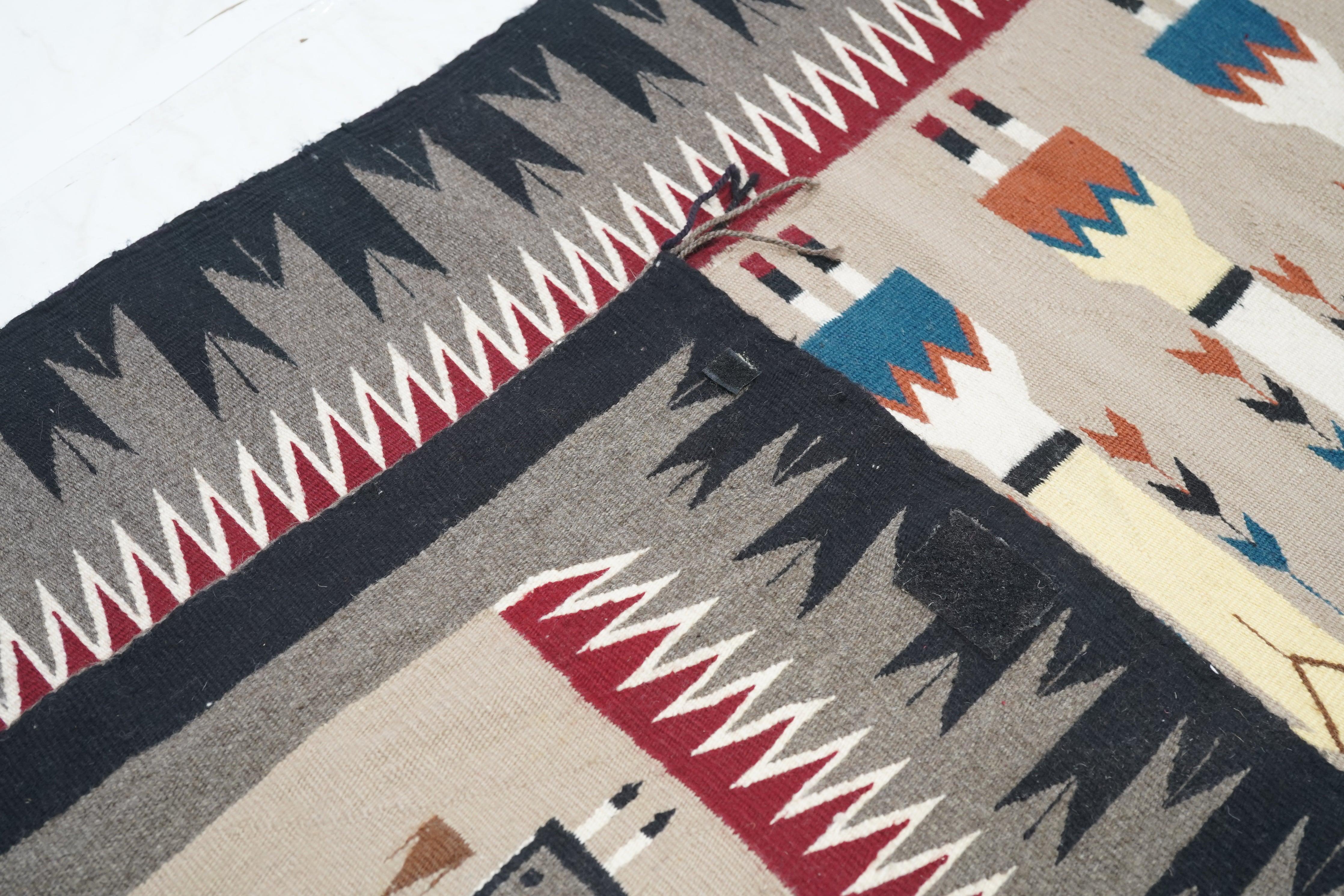 Navaho-Teppich 3'2'' x 5'8'' im Vintage-Stil im Angebot 4