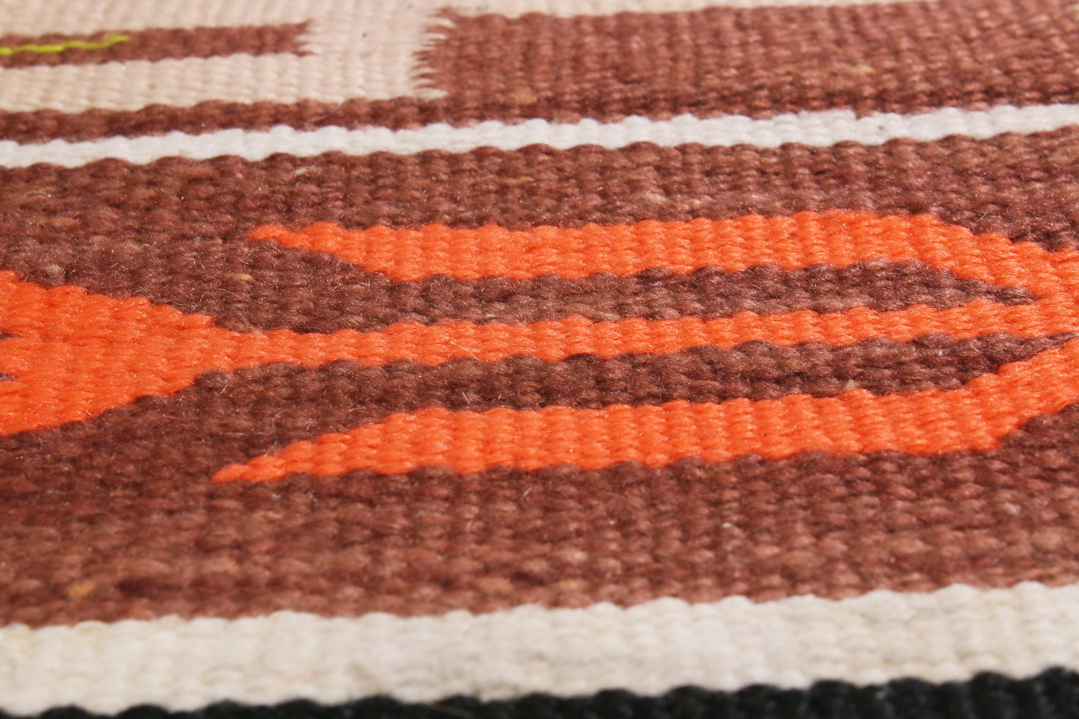 Vintage Navajo Beige Brown Geometric Wool Rug In Good Condition In Long Island City, NY