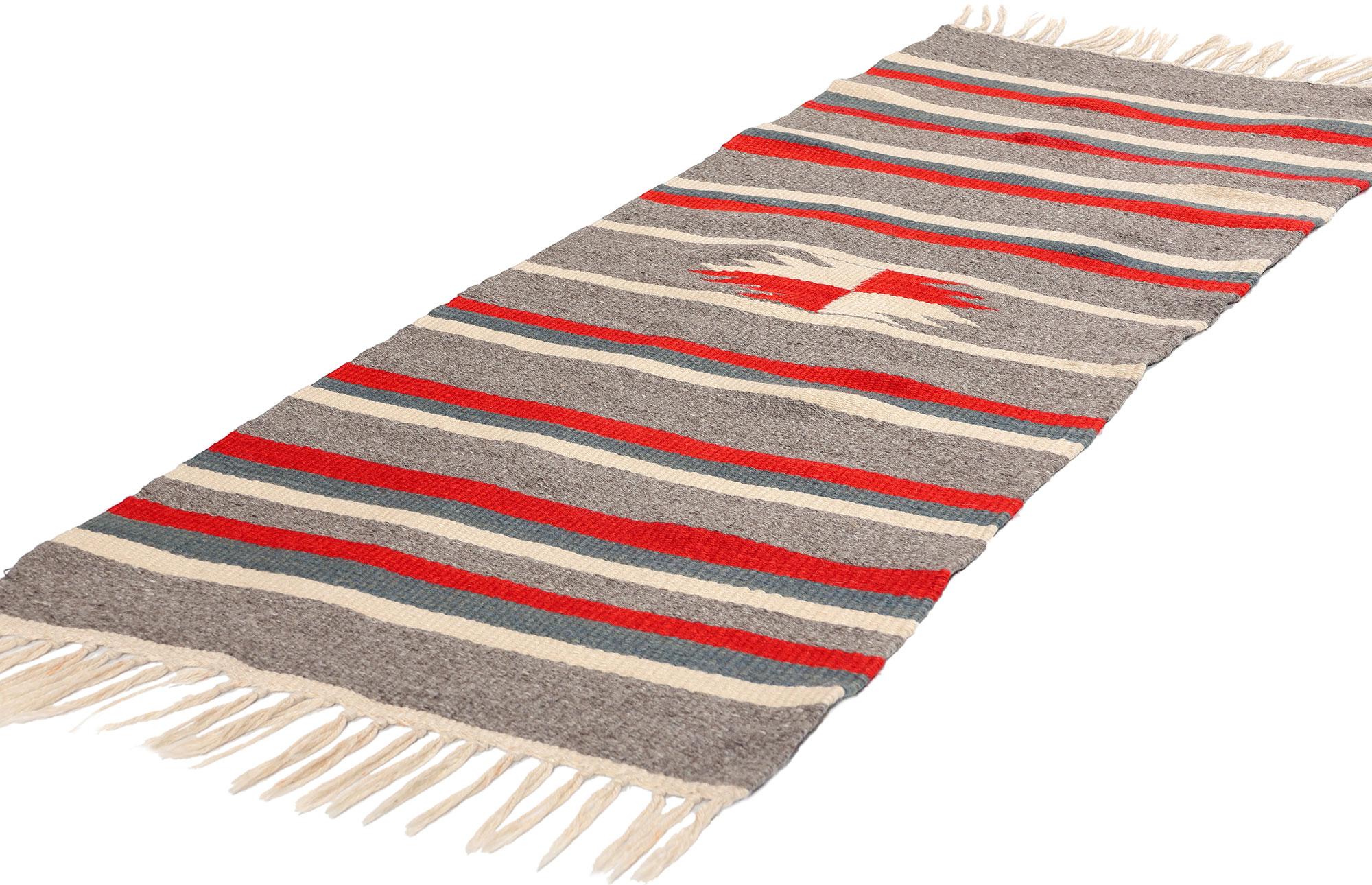 78791 Couverture à bandes Vintage Rio Grande Chimayo, 02'00 x 05'00. Les couvertures à bandes Rio Grande Chimayo sont des textiles tissés traditionnels de la vallée du Rio Grande au Nouveau-Mexique, connus pour leurs motifs à bandes horizontales