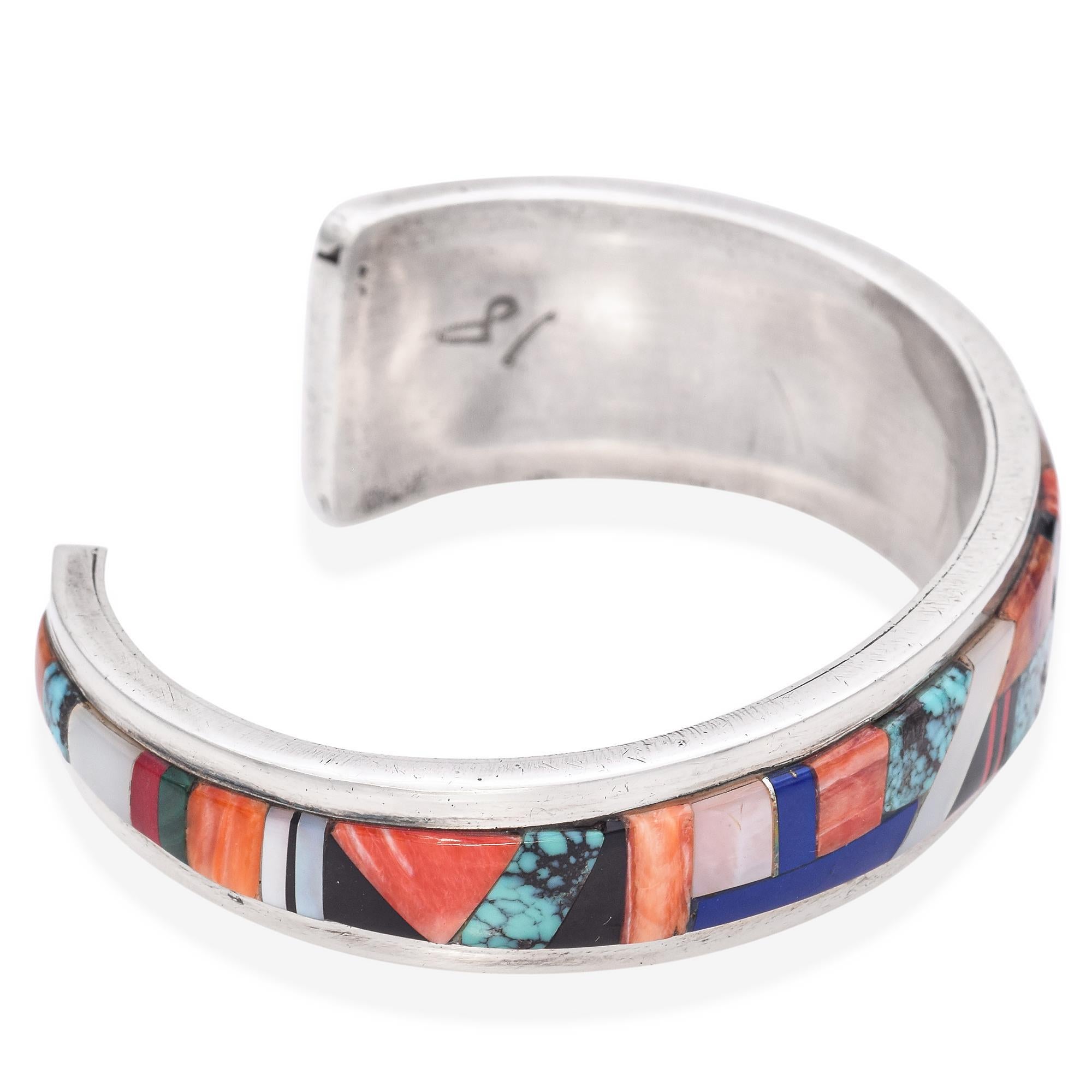Burattato Bracciale d'epoca Navajo Harry B. Yazzie in argento sterling con intarsio di pietre multiple in vendita