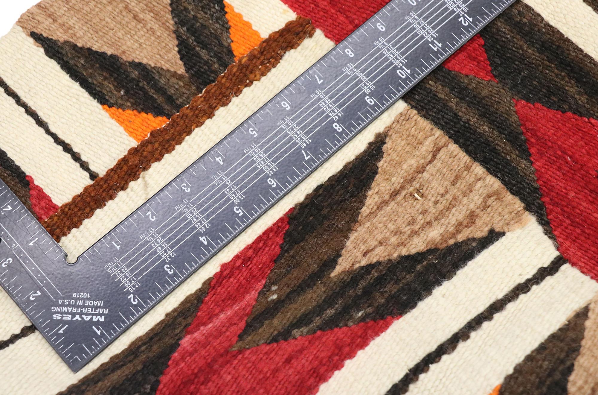 Vintage Navajo Kilim Rug with Two Grey Hills Style In Good Condition For Sale In Dallas, TX