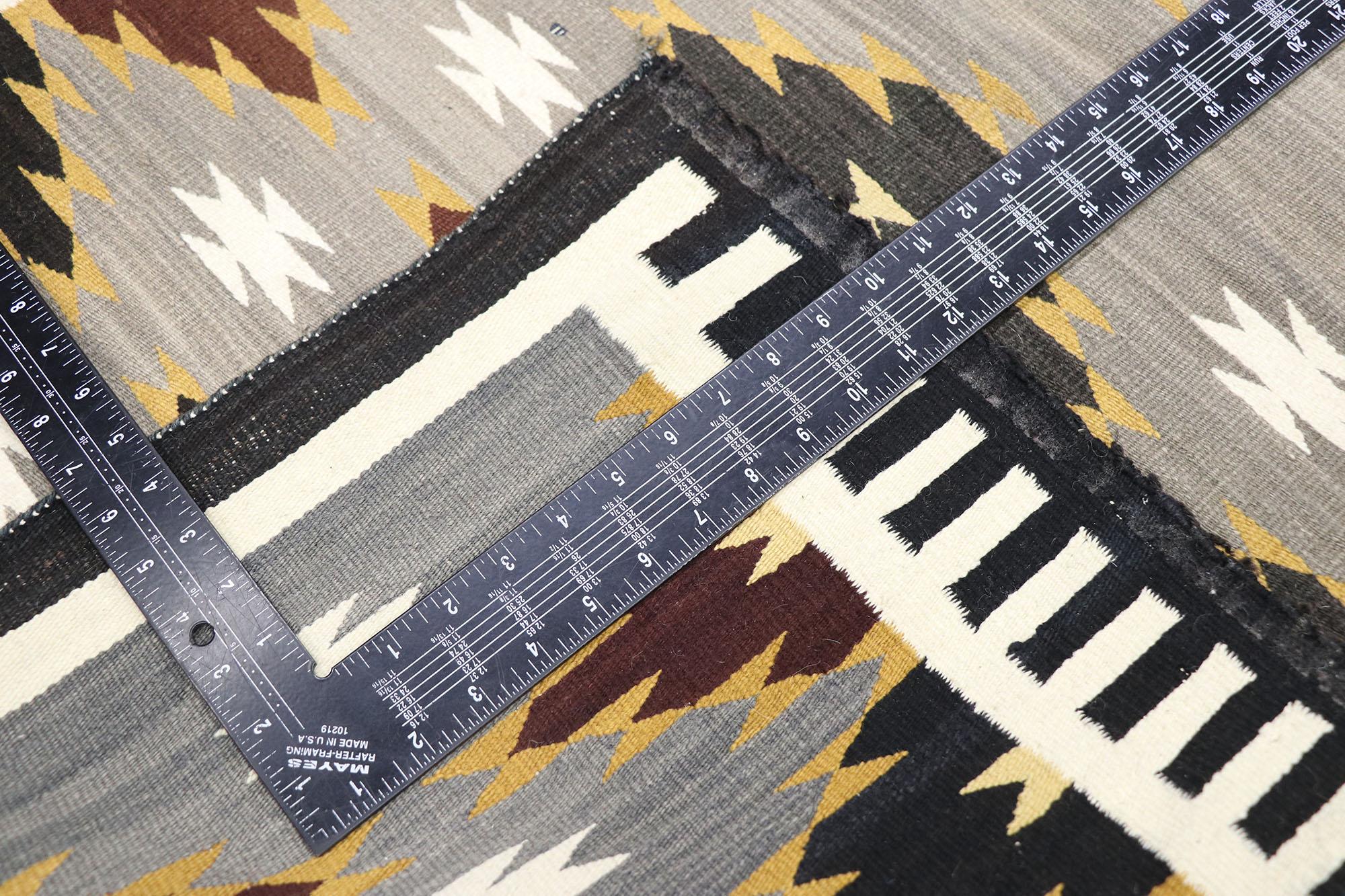 Vintage Navajo Kilim Rug with Two Grey Hills Style In Good Condition For Sale In Dallas, TX