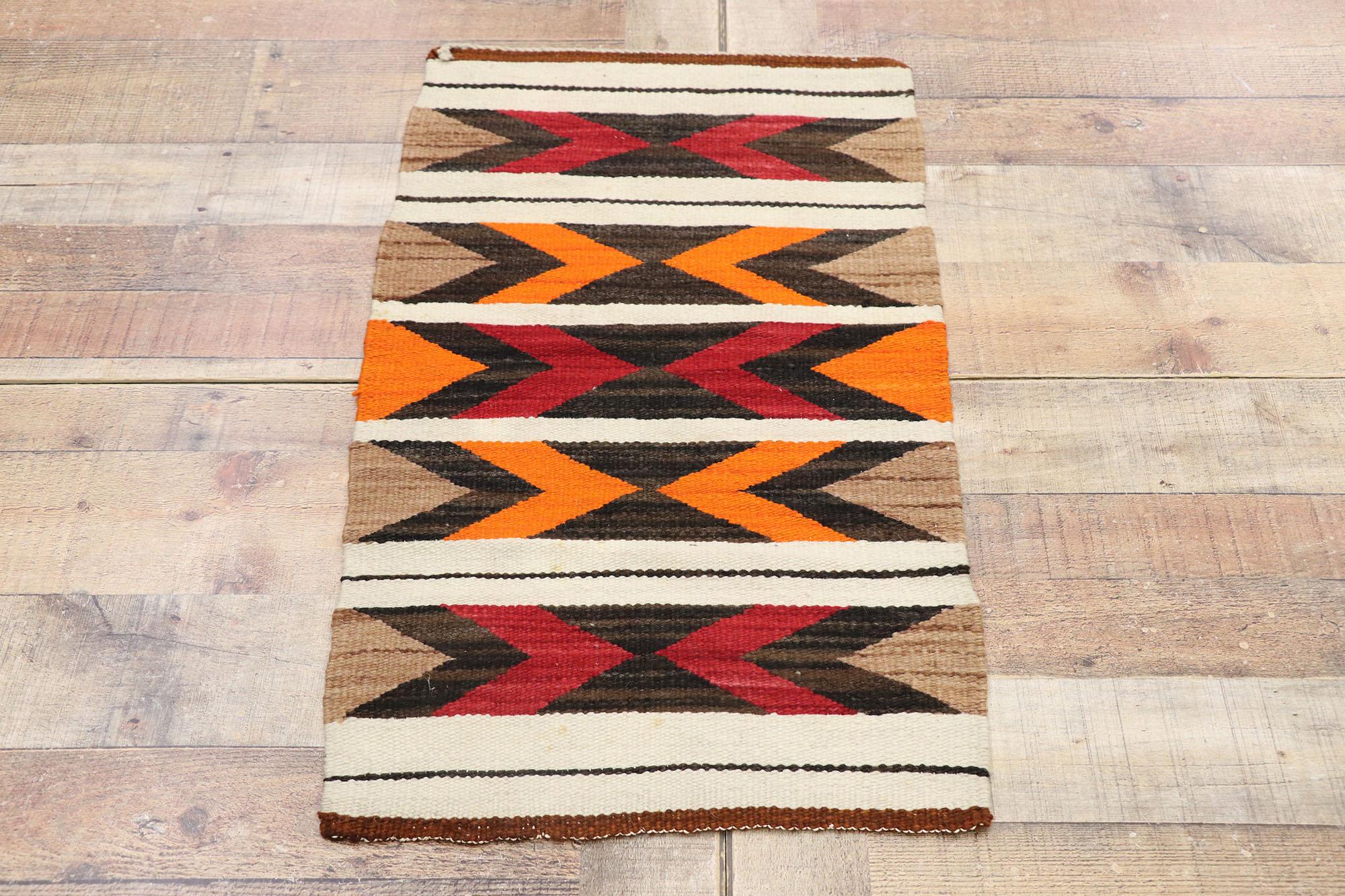 XX secolo Tappeto vintage in stile Navajo di Germantown con stile nativo americano, 01'07 x 02'10 in vendita