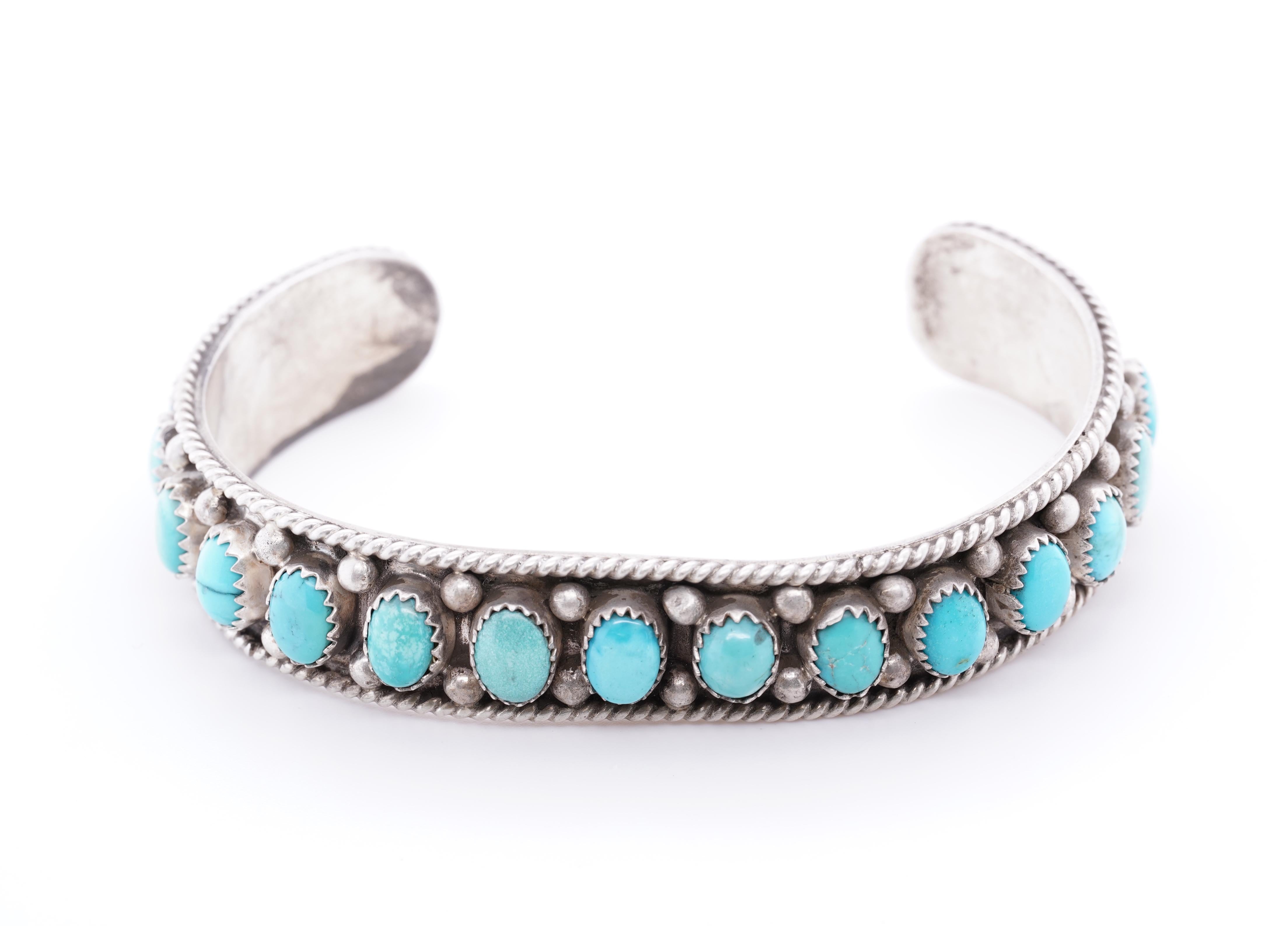 Vintage Navajo Kingman Bright Blue Green Oval Turquoise Sterling Bracelet Cuff In Excellent Condition In Bozeman, MT