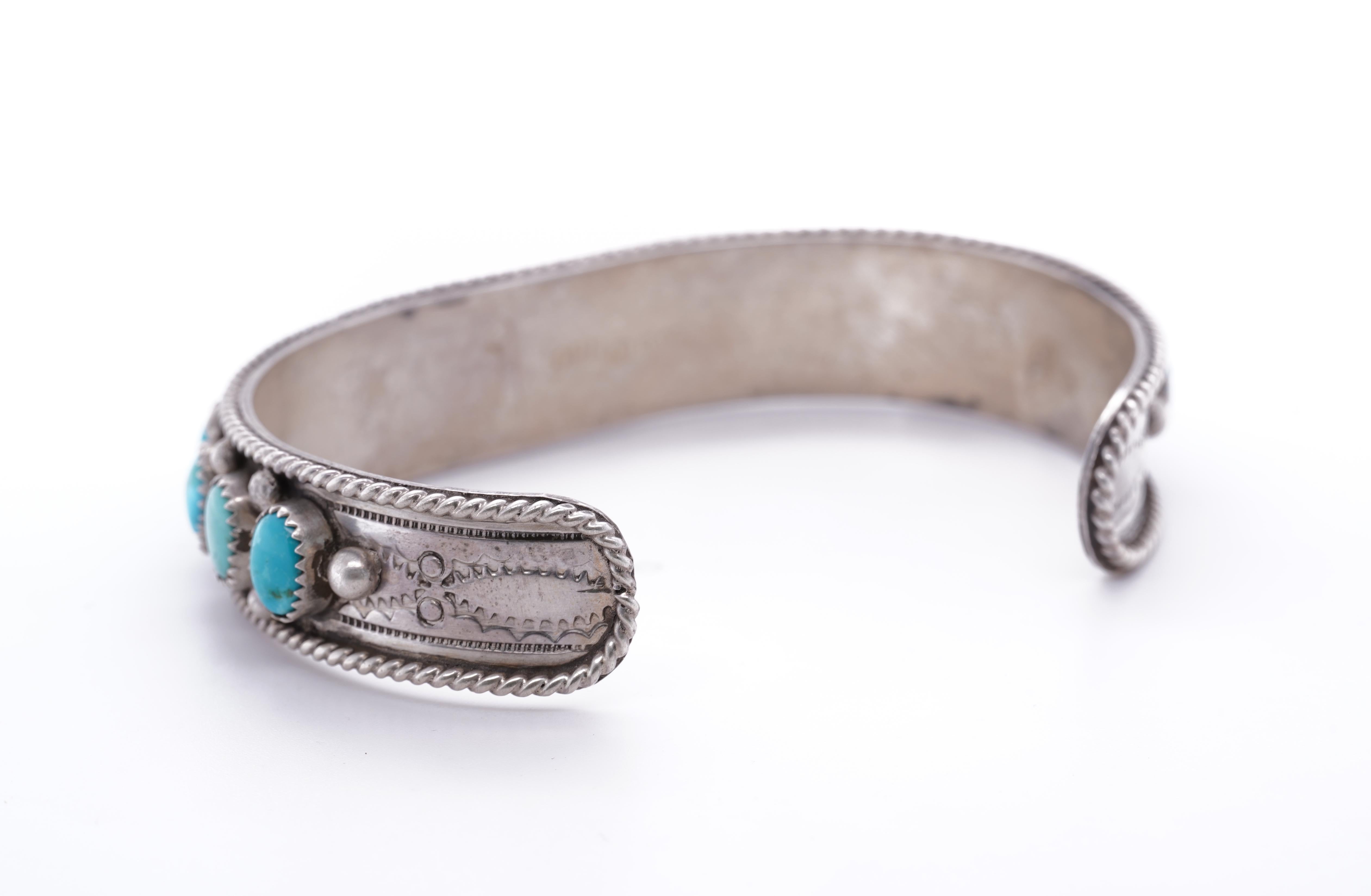 Women's or Men's Vintage Navajo Kingman Bright Blue Green Oval Turquoise Sterling Bracelet Cuff