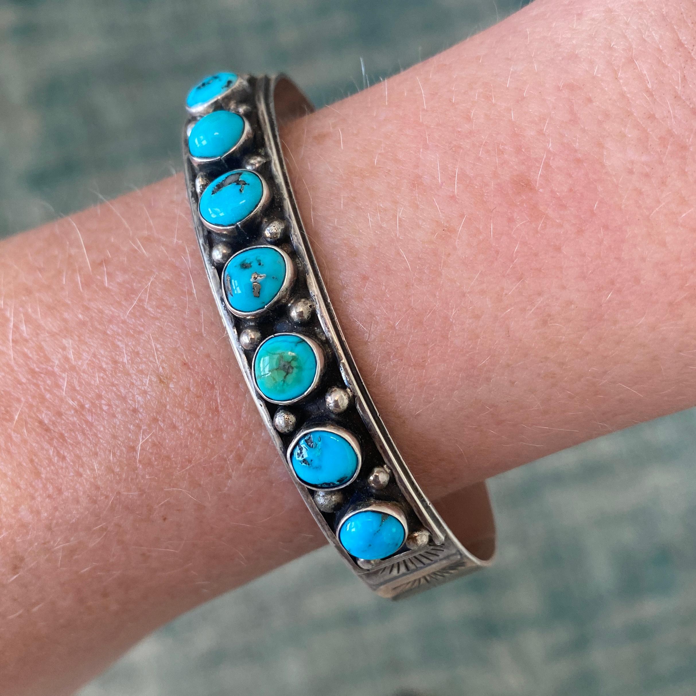 Vintage Navajo Kingman Bright Blue Round Turquoise, Stamped Sterling Silver Cuff Bracelet. Turquoise is stunning brighter blue color of excellent quality. No chips or cracks in turquoise, no missing stones. This piece is in very good condition for