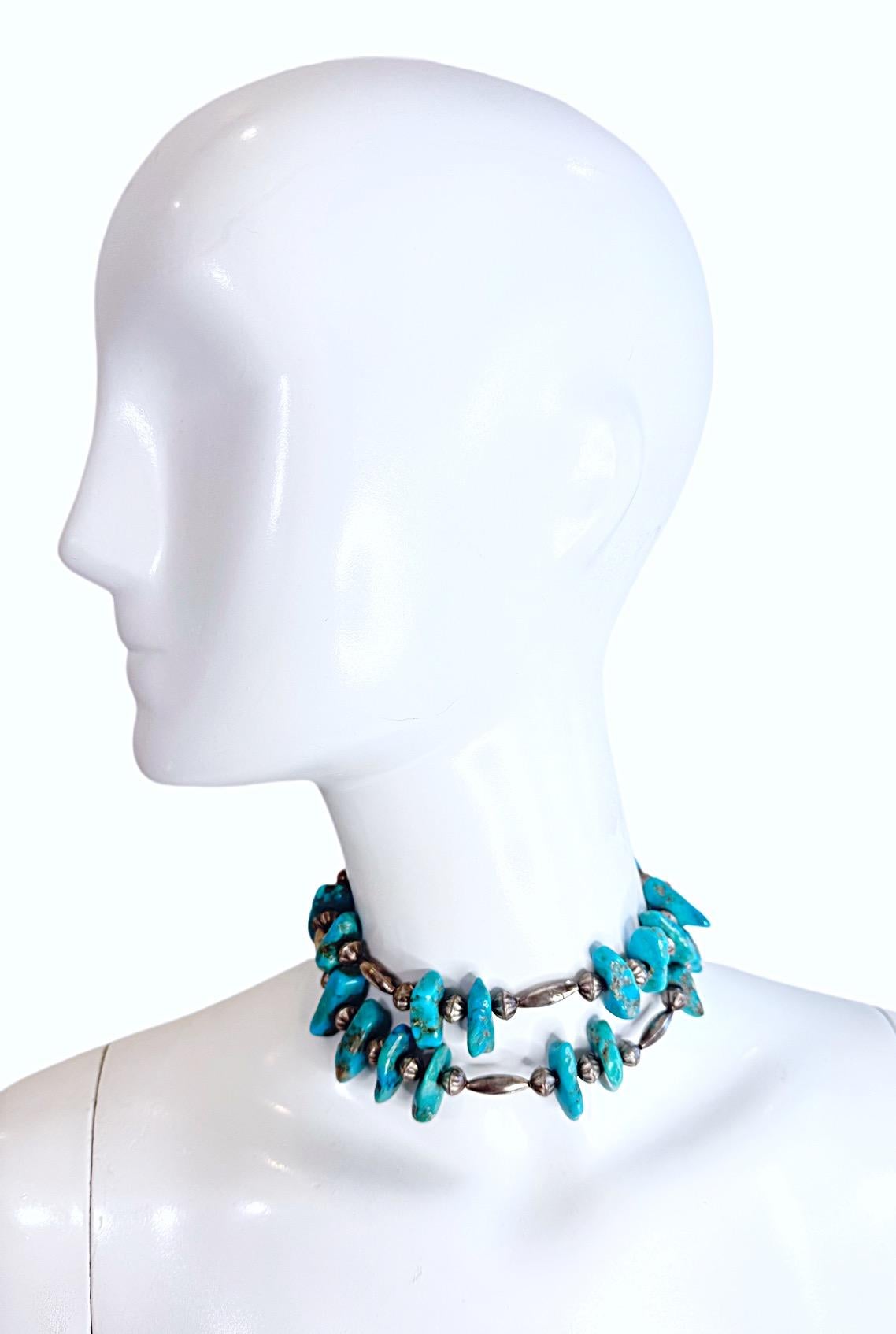 Collar largo Vintage Navajo Kingman Turquesa Nugget Cuentas de plata de ley 117g en Excelente estado para la venta en San Diego, CA