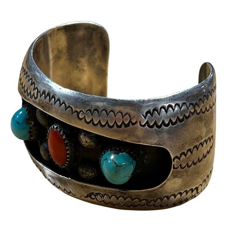Vintage Navajo KY Sterling Silver Turquoise Coral Cuff Bracelet In Good Condition For Sale In Van Nuys, CA