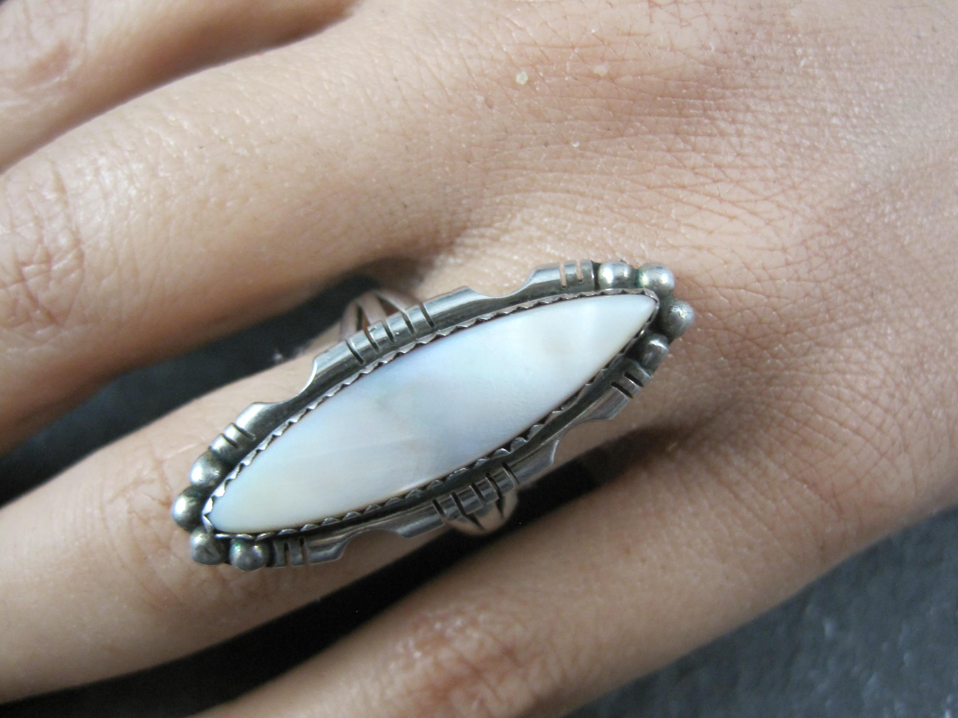 Vintage Navajo Perlmutt Ring Größe 6,5 Sterling Silber Anna Begay im Angebot 5