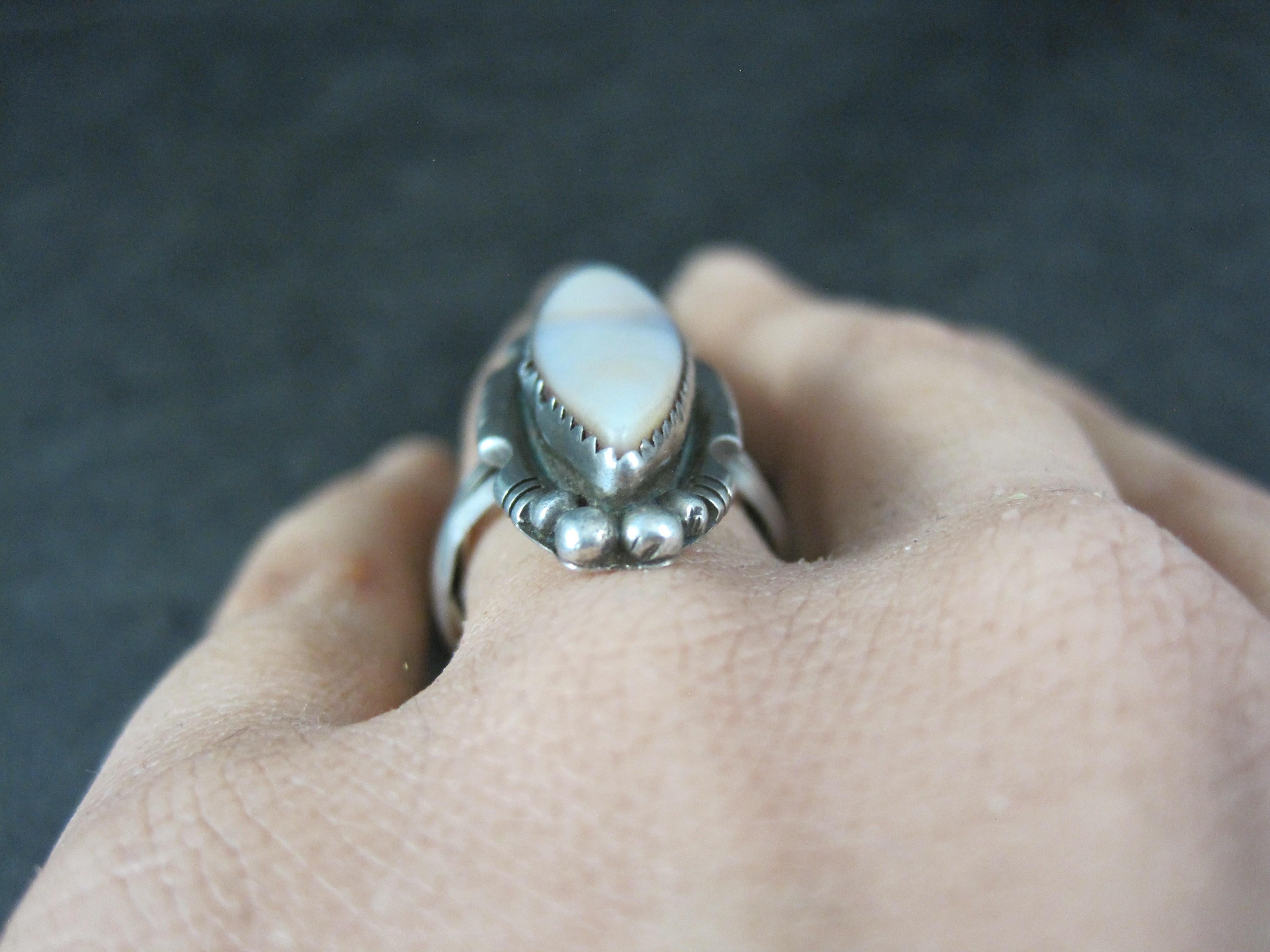 Vintage Navajo Perlmutt Ring Größe 6,5 Sterling Silber Anna Begay im Angebot 7
