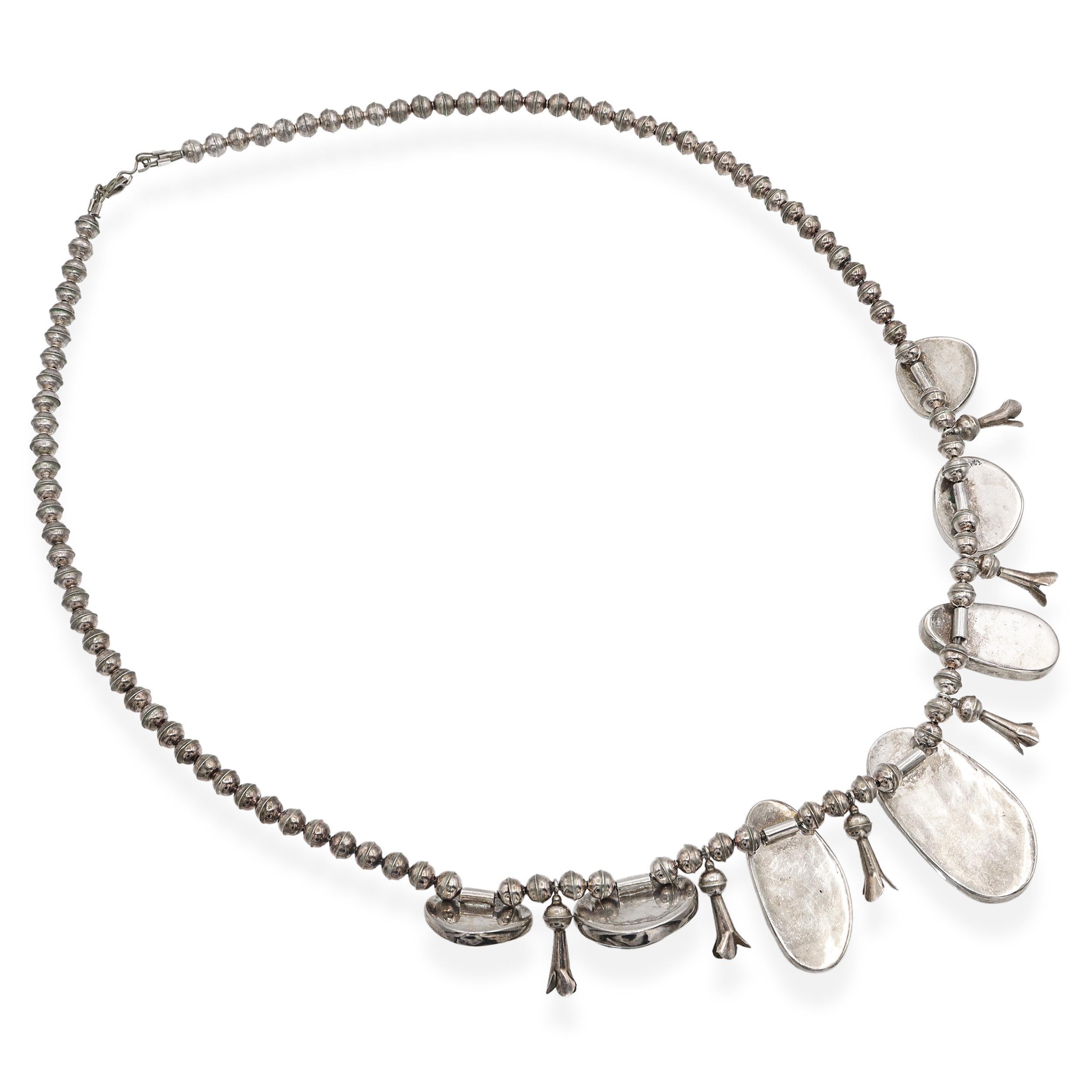 Vintage Navajo Native American Sterling Silver Collana con fiori di squash in turchese In condizioni buone in vendita a New York, NY