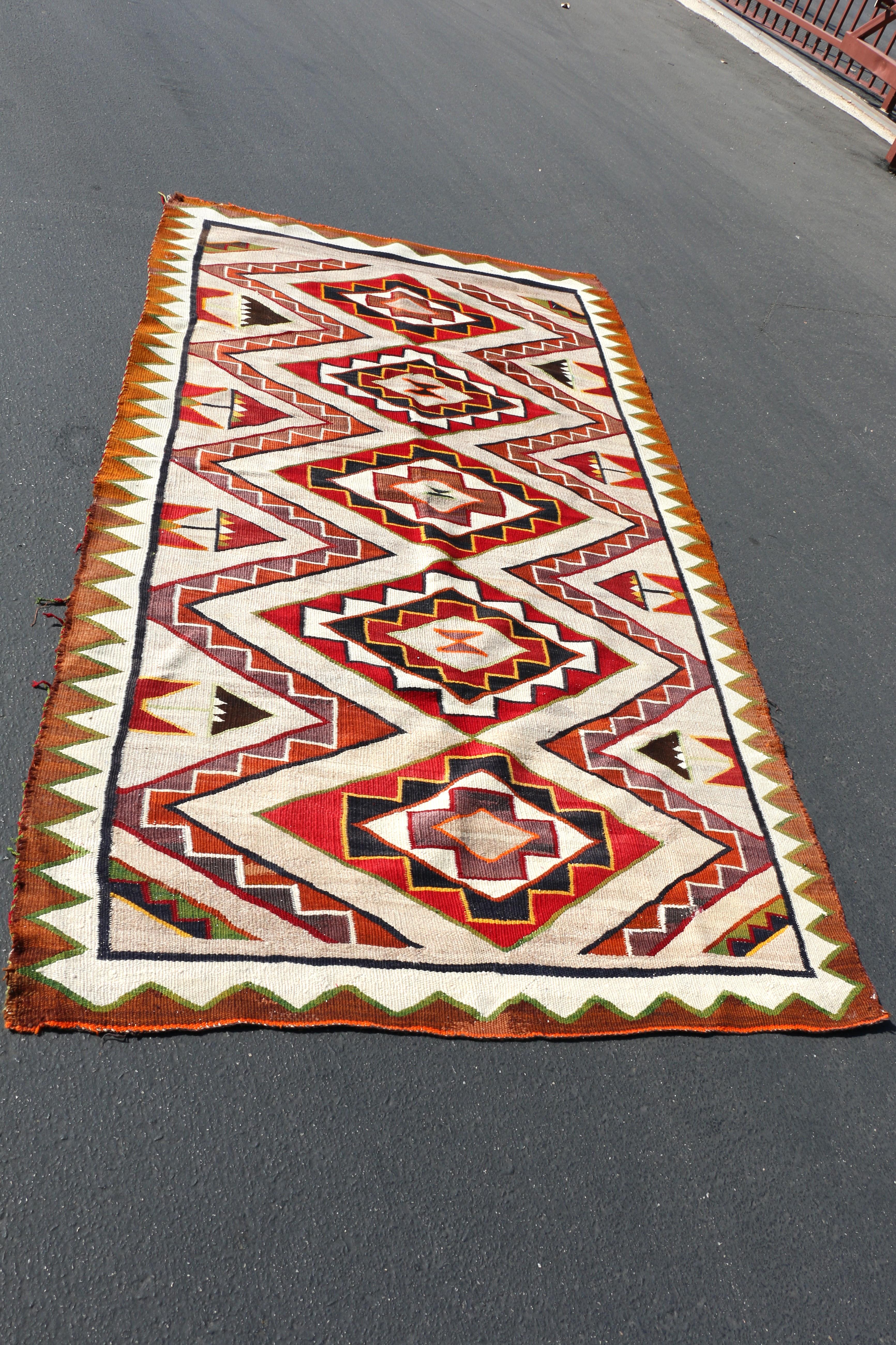 Inizio XX secolo Tappeto Vintage Navajo 8' X 4'5 in vendita