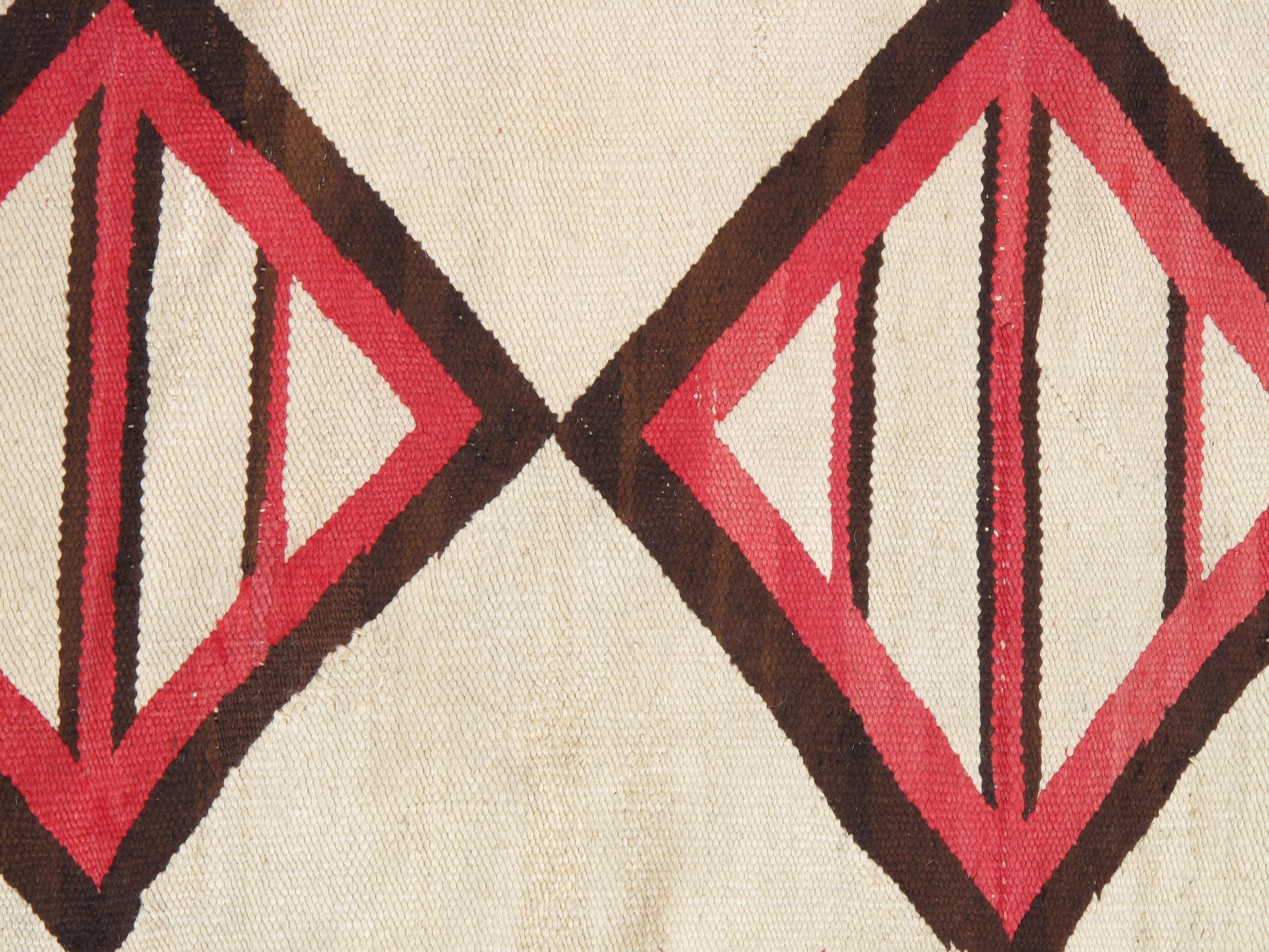 Vintage Navajo Rug, Folk Rug, Handmade Wool, Beige, Coral, Brown, Neutral In Excellent Condition In Port Washington, NY