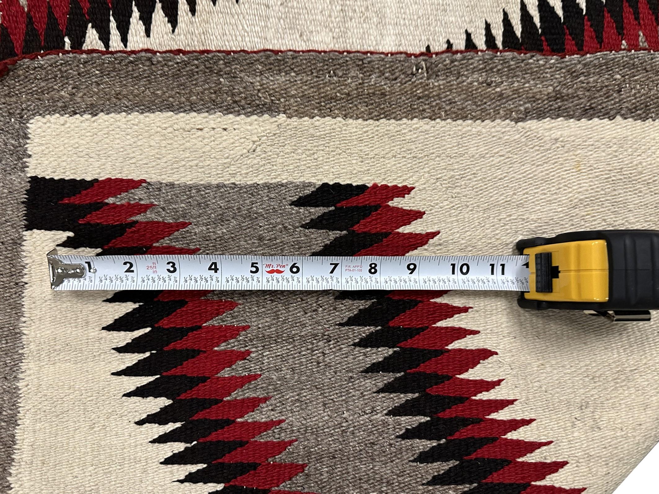 Tapis Navajo Vintage Couverture Géométrique Tapis Laine Fait à la Main 94cmx163cm Gris 3x5 1940 en vente 6