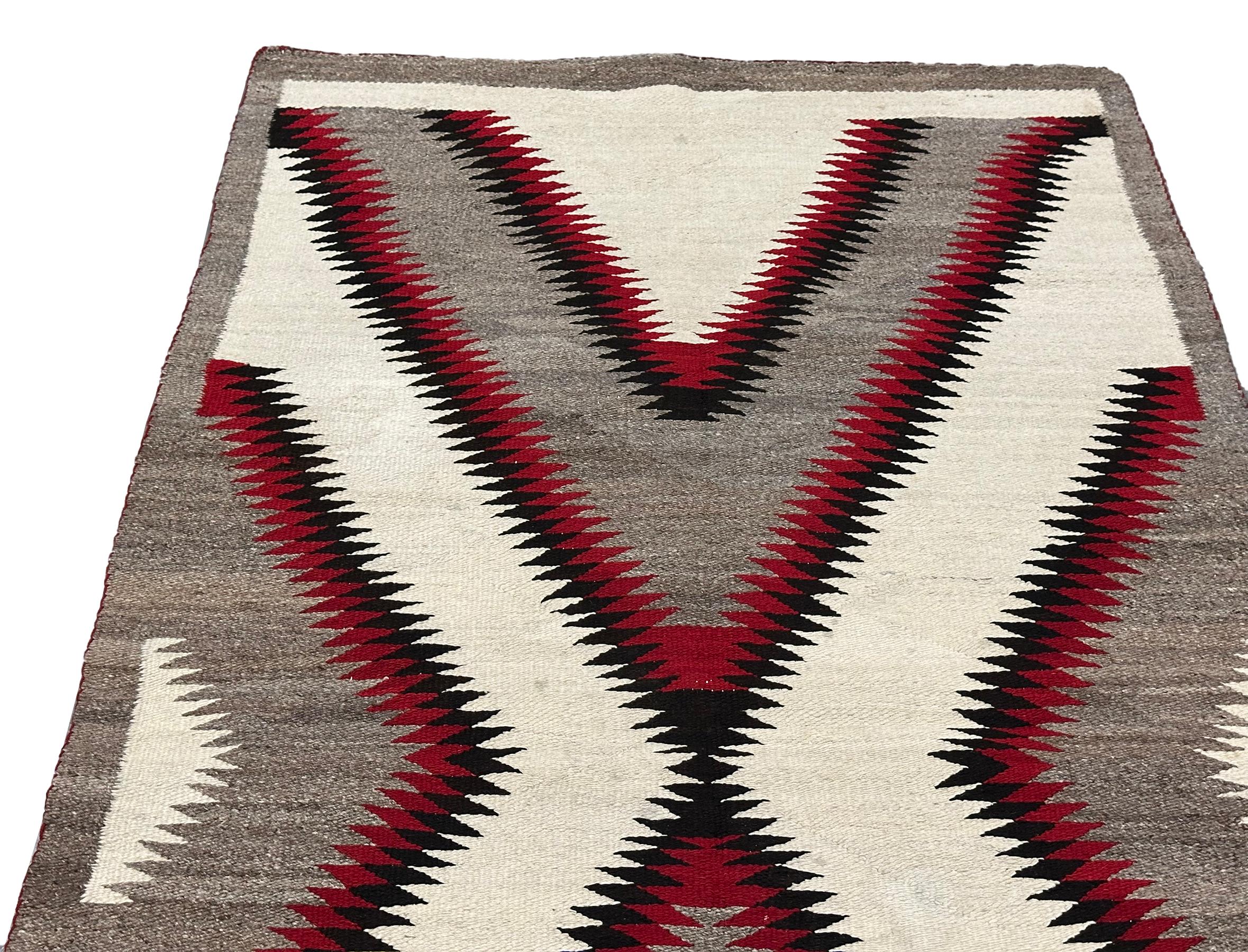 Tapis Navajo Vintage Couverture Géométrique Tapis Laine Fait à la Main 94cmx163cm Gris 3x5 1940 Bon état - En vente à New York, NY