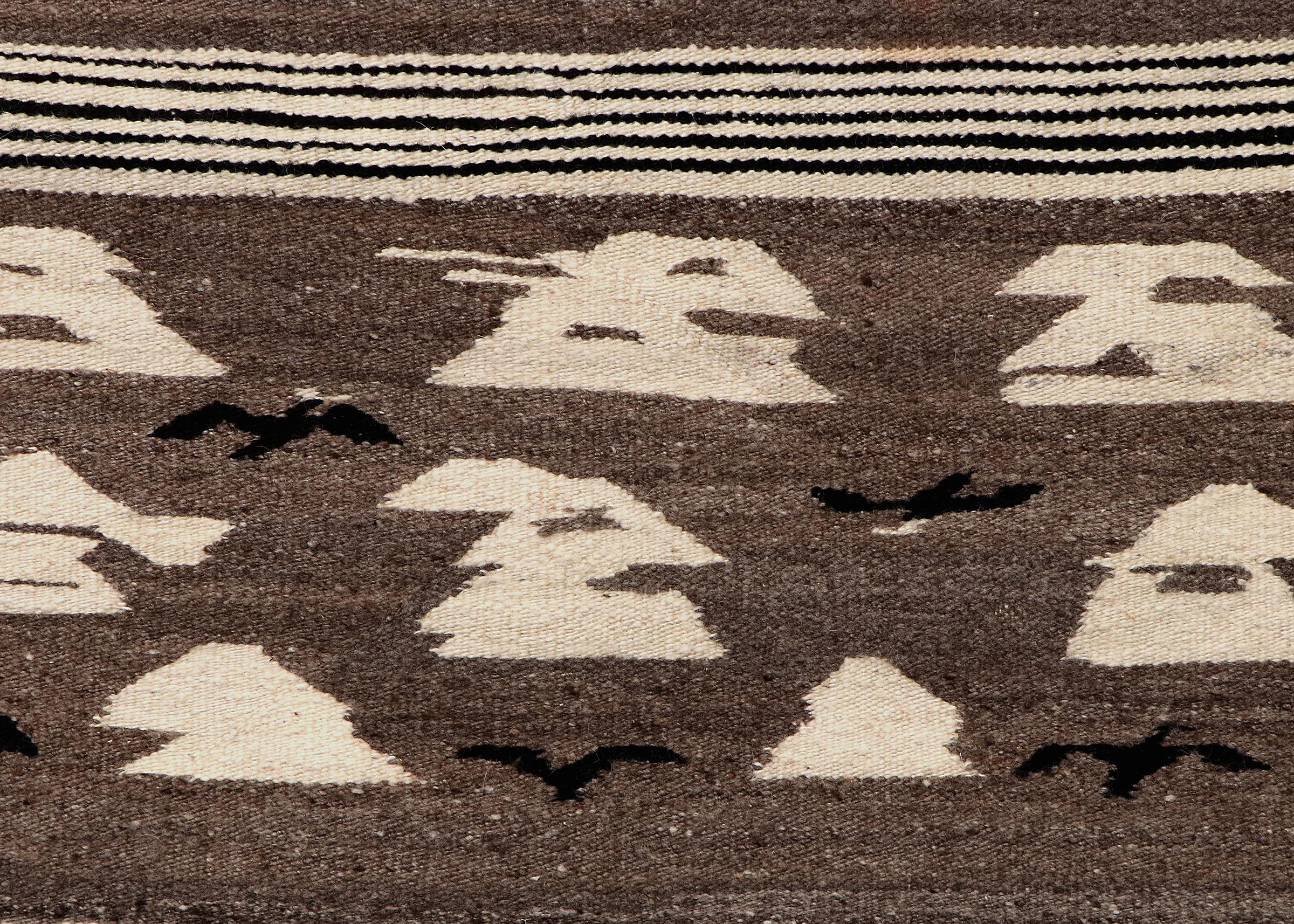 Navajo-Teppich, Bild, Zebra, Wolken, Vögel, 1950er Jahre, Brown, Schwarz, Weiß (Handgewebt) im Angebot