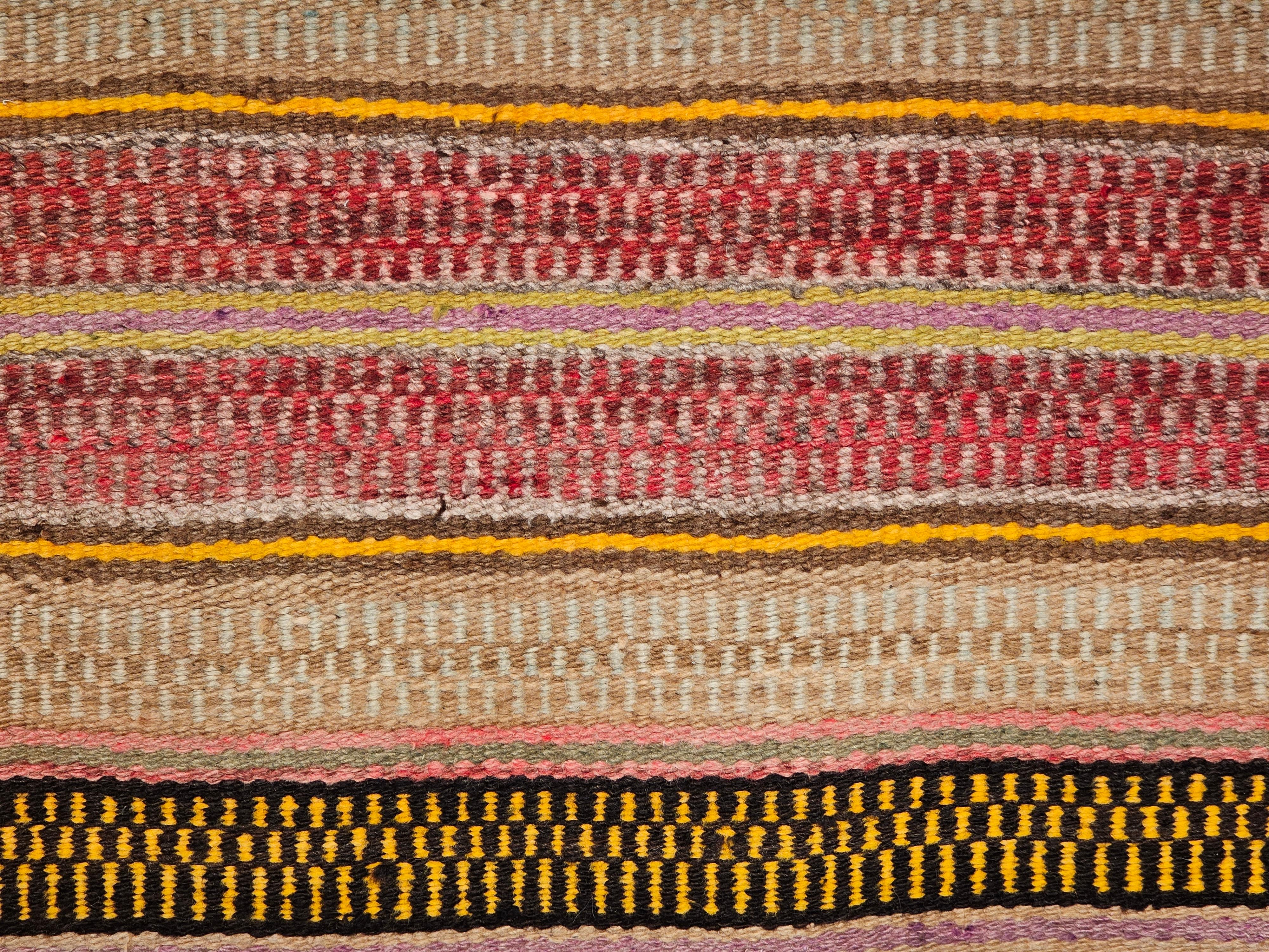 Navajo-Satteldecke mit breitem Bandmuster in Rot, Braun und Karamell  (amerikanisch) im Angebot
