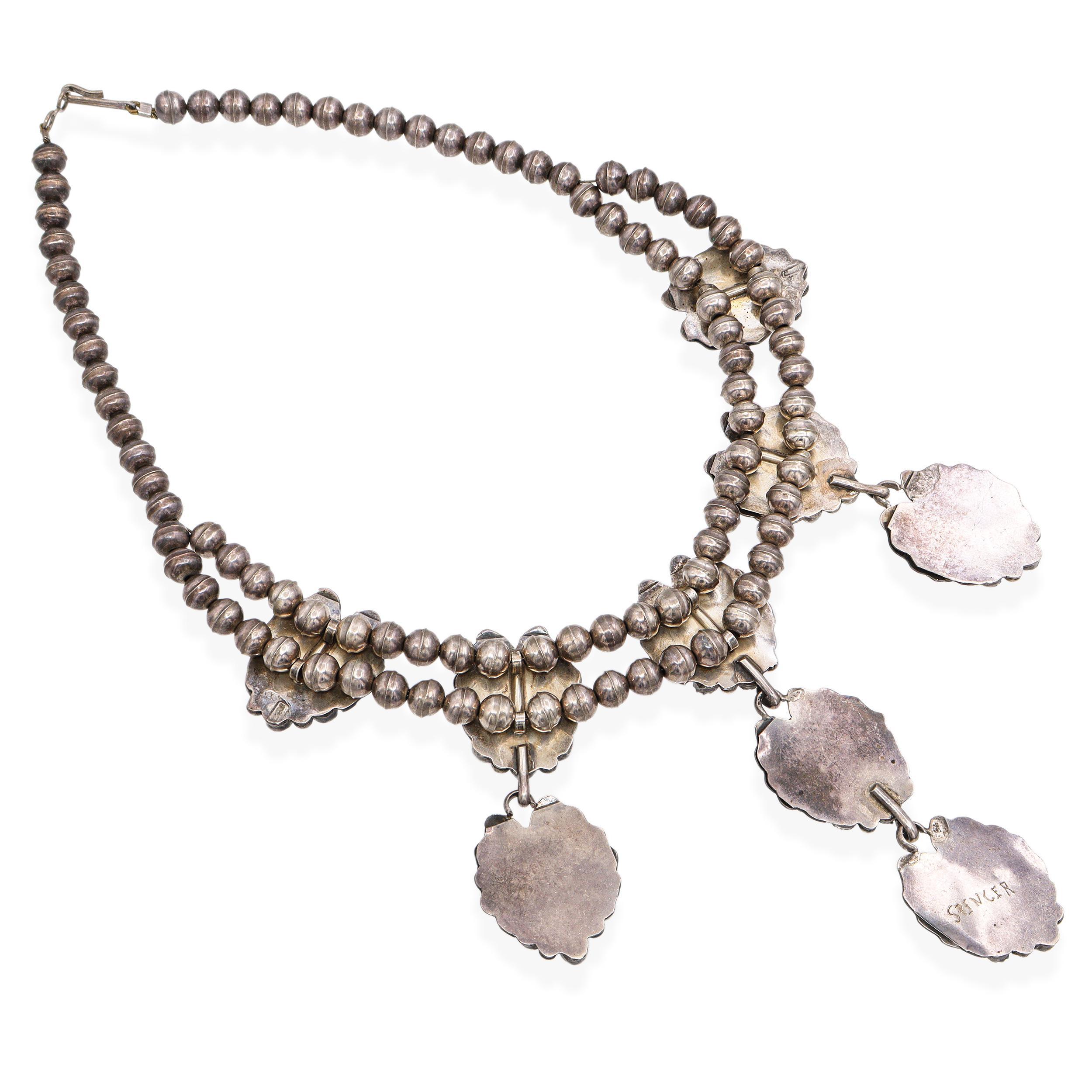 Collana a doppio filo con foglie di corallo d'epoca Navajo firmata Spencer in argento sterling In condizioni buone in vendita a New York, NY