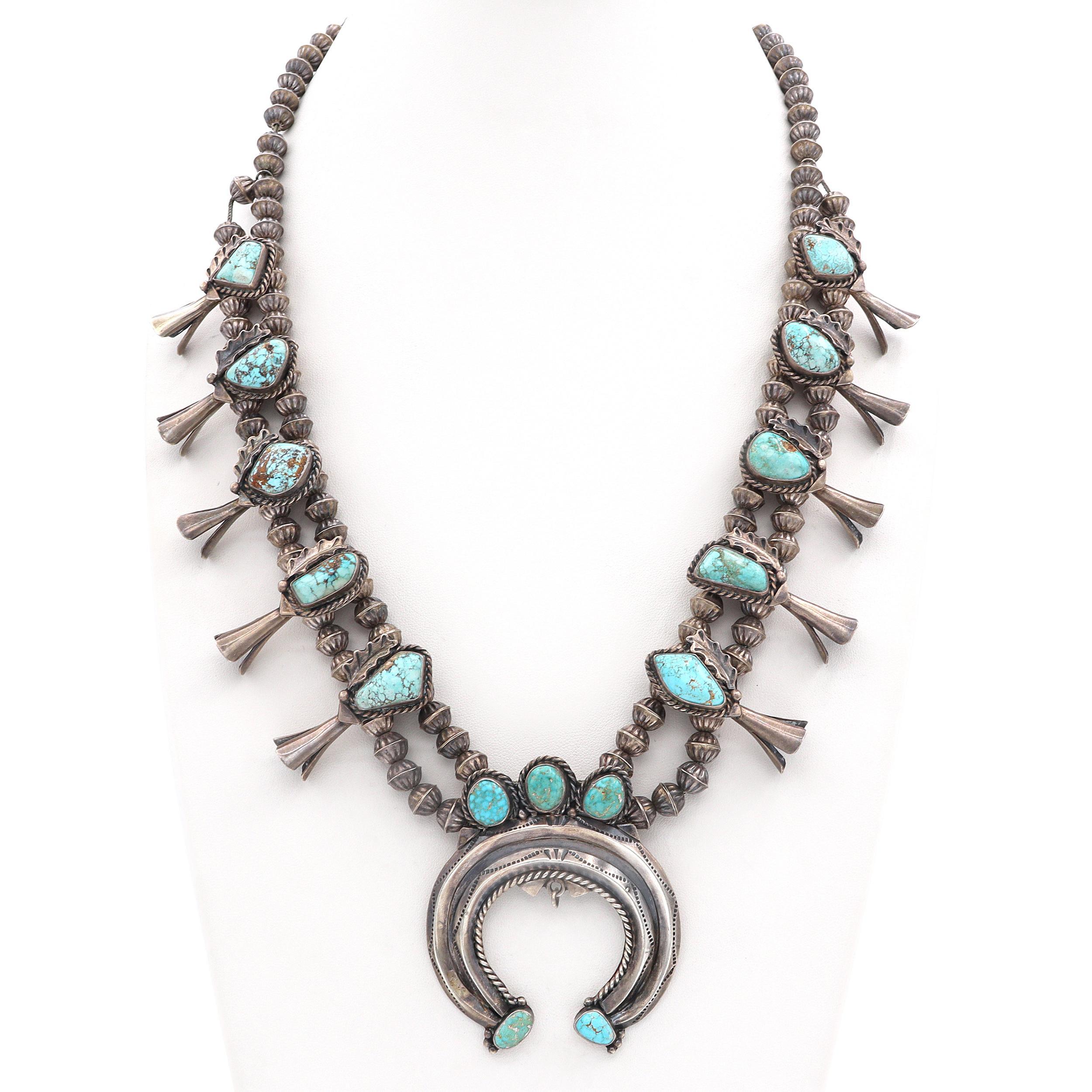 Collar vintage Navajo Southwestern Turquoise Squash Blossom de plata de ley Cabujón en venta