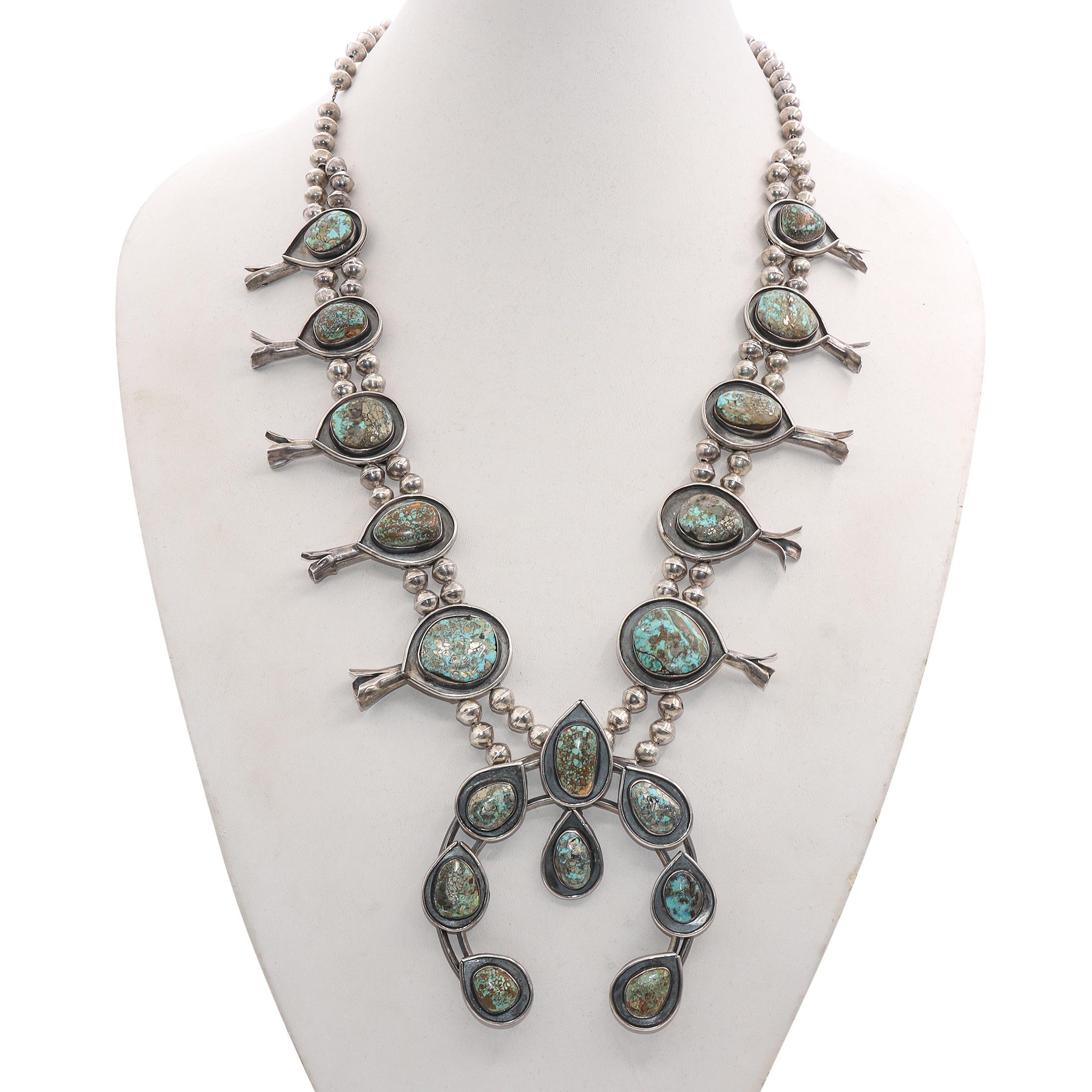 Cabochon Collana vintage Navajo Southwestern in argento sterling con turchese squash blossom in vendita