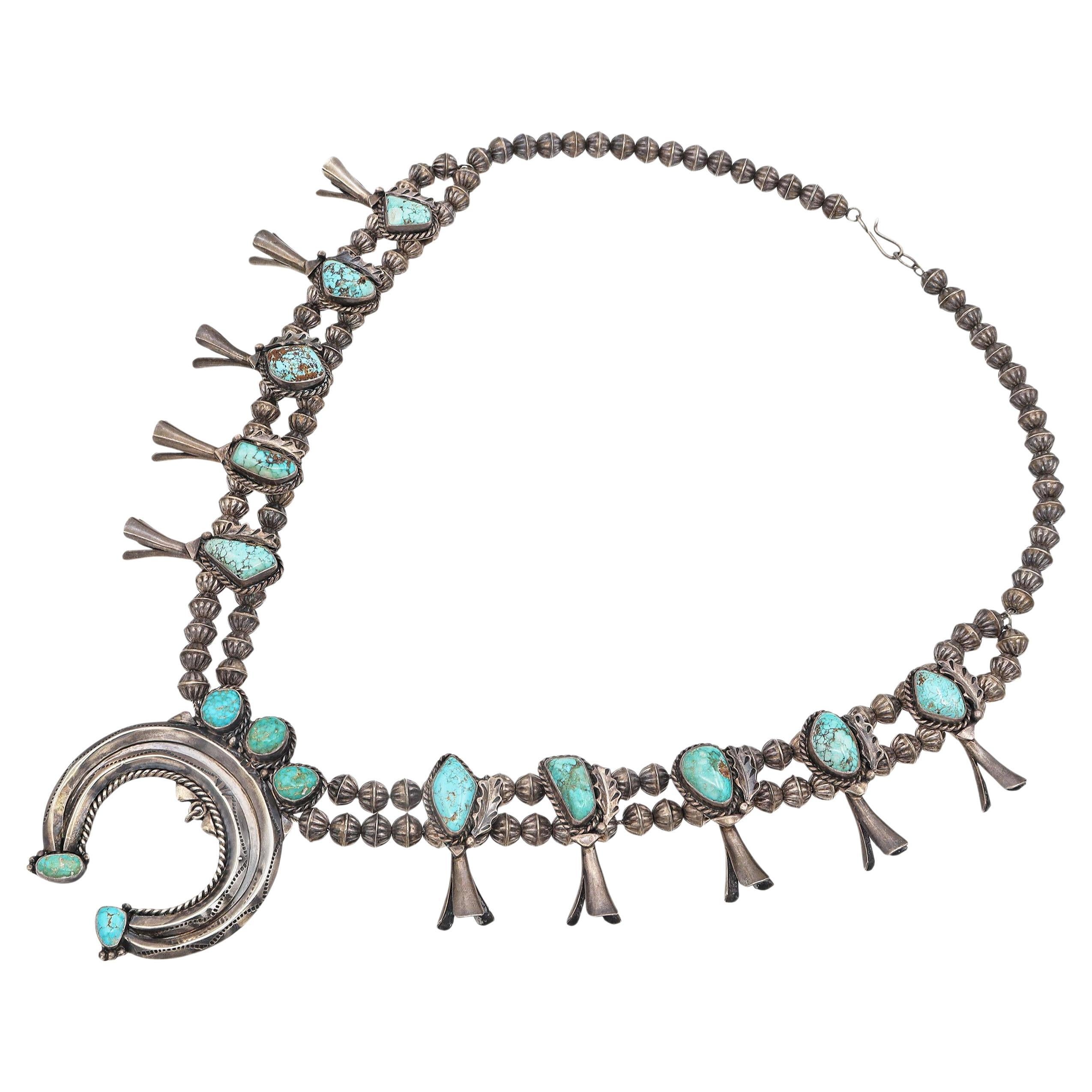 Collar vintage Navajo Southwestern Turquoise Squash Blossom de plata de ley en venta