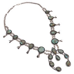 Collana vintage Navajo Southwestern in argento sterling con turchese squash blossom