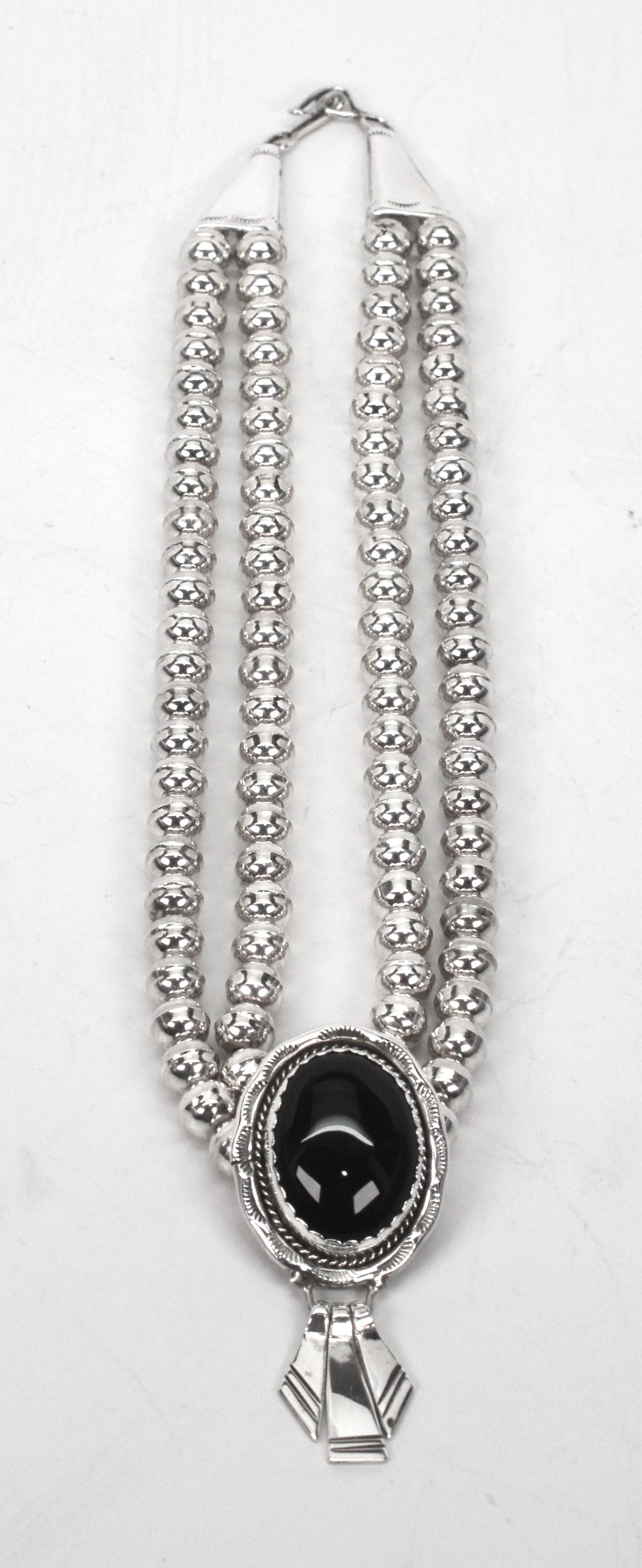 Cabochon Vintage Navajo Sterling Silver Beaded Necklace w Onyx Pendant For Sale