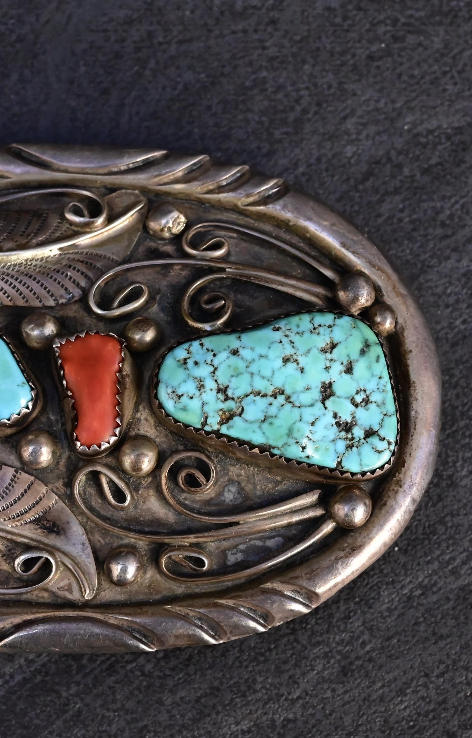 Vintage Navajo Sterling Silber Gürtelschnalle mit Türkis & Koralle - 63,33g im Zustand „Gut“ im Angebot in Media, PA