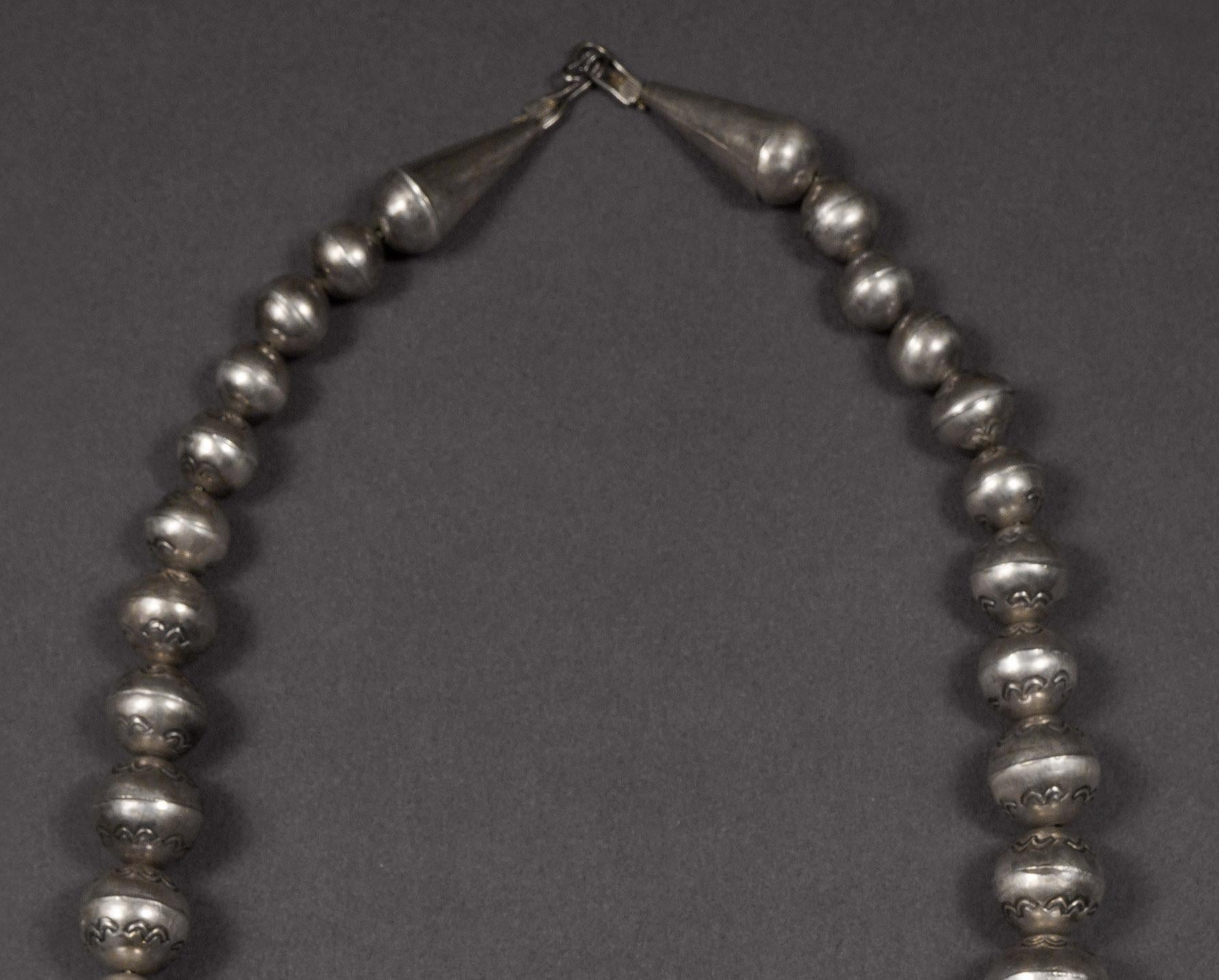 Artisan Vintage Navajo Sterling Silver Graduated Stamped Bead Necklace For Sale