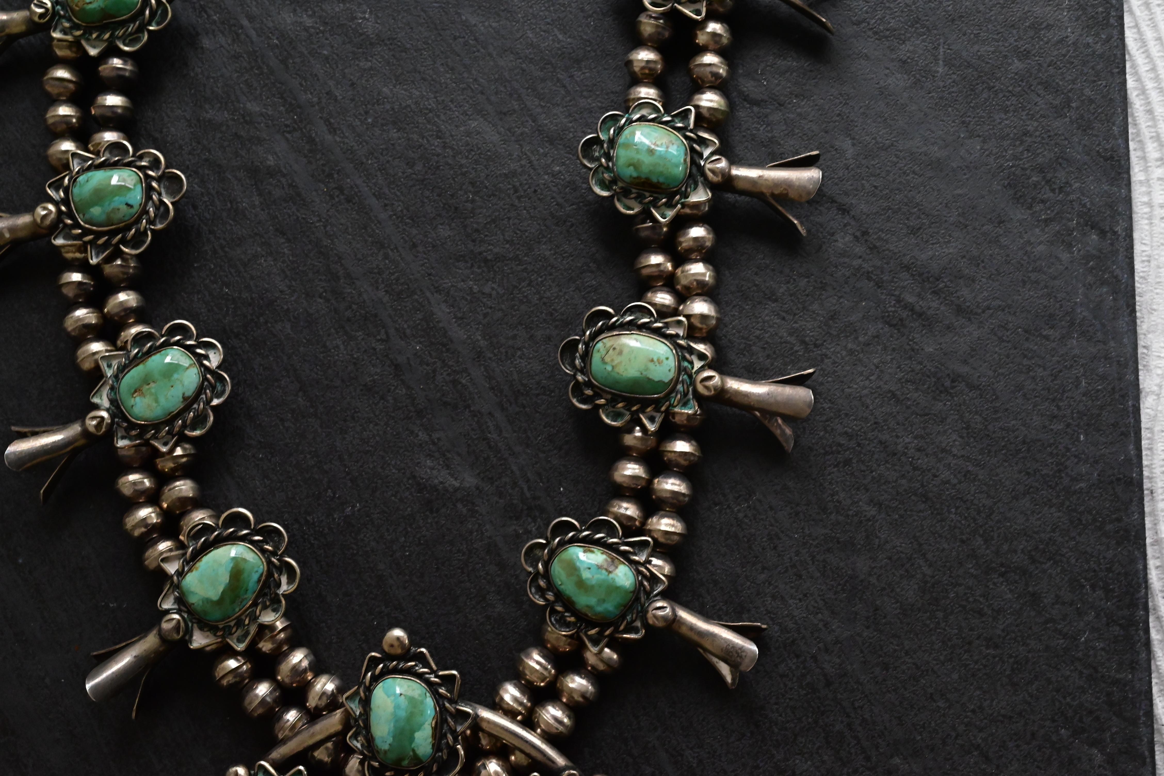 Navajo d'epoca in argento Sterling Collana di fiori di zucca 191g Turchese 25,5