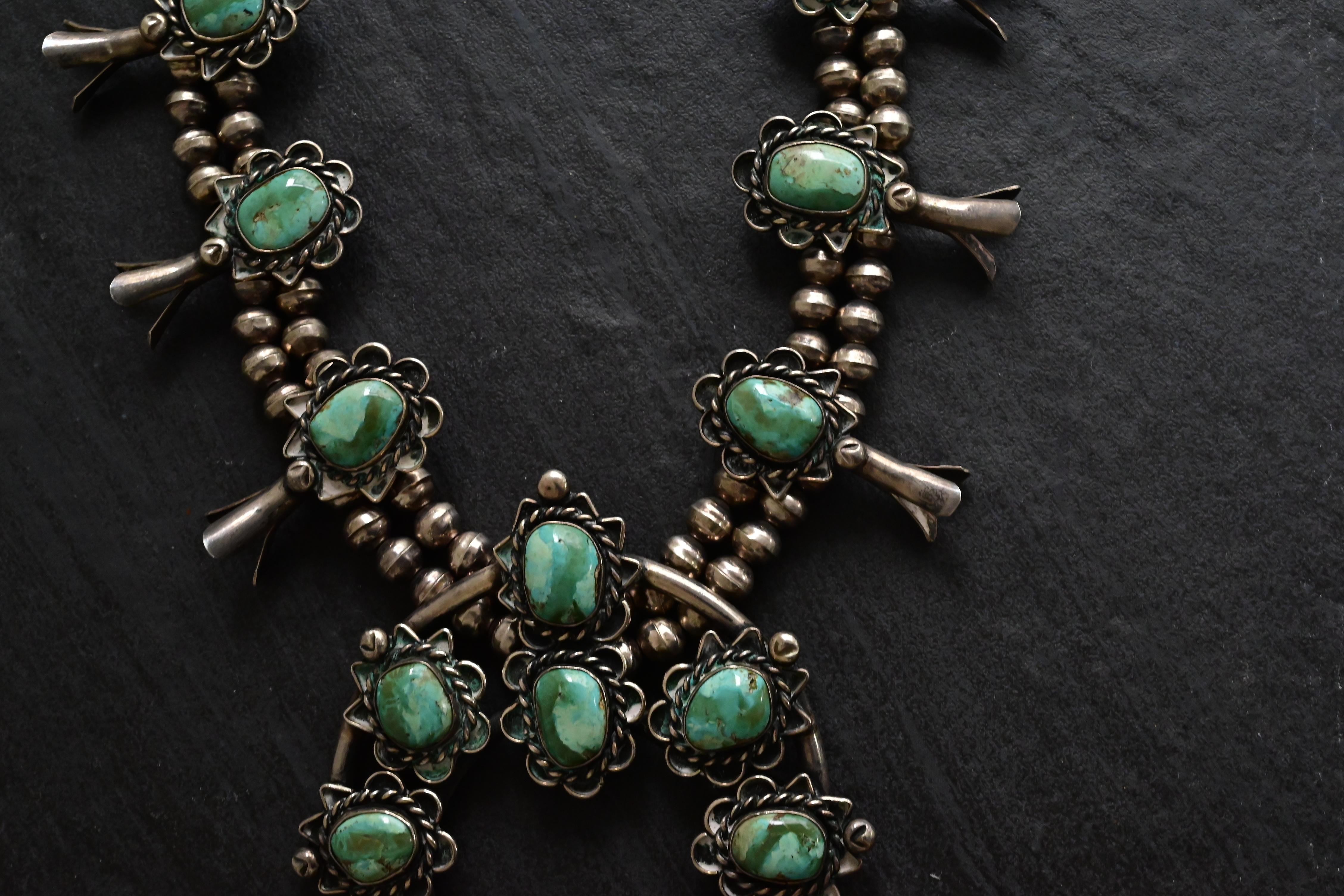 Navajo d'epoca in argento Sterling Collana di fiori di zucca 191g Turchese 25,5