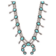 Collier vintage Navajo en argent sterling perlé de turquoise et de fleurs de requin