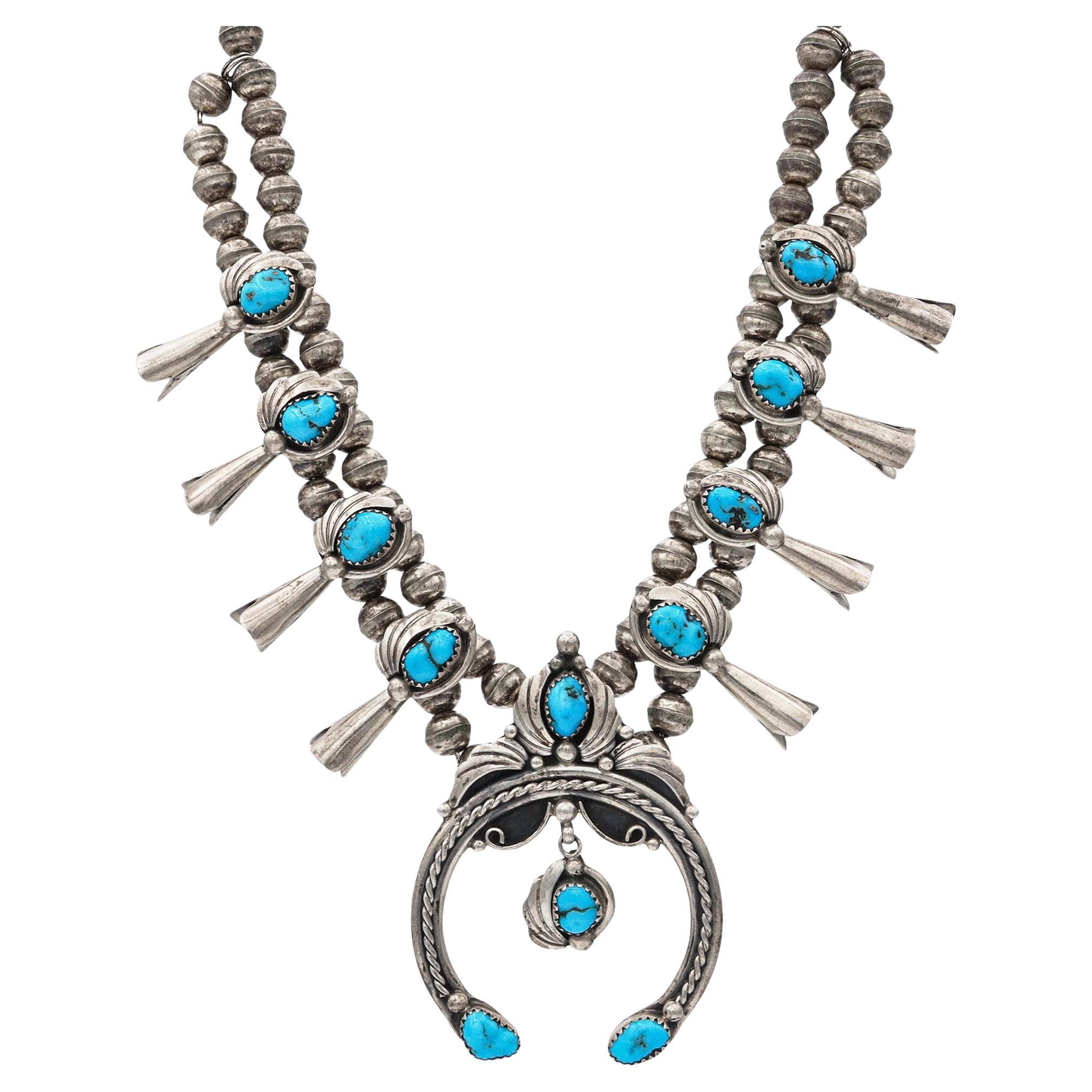 Collar vintage Navajo de plata de ley con flor de calabaza turquesa