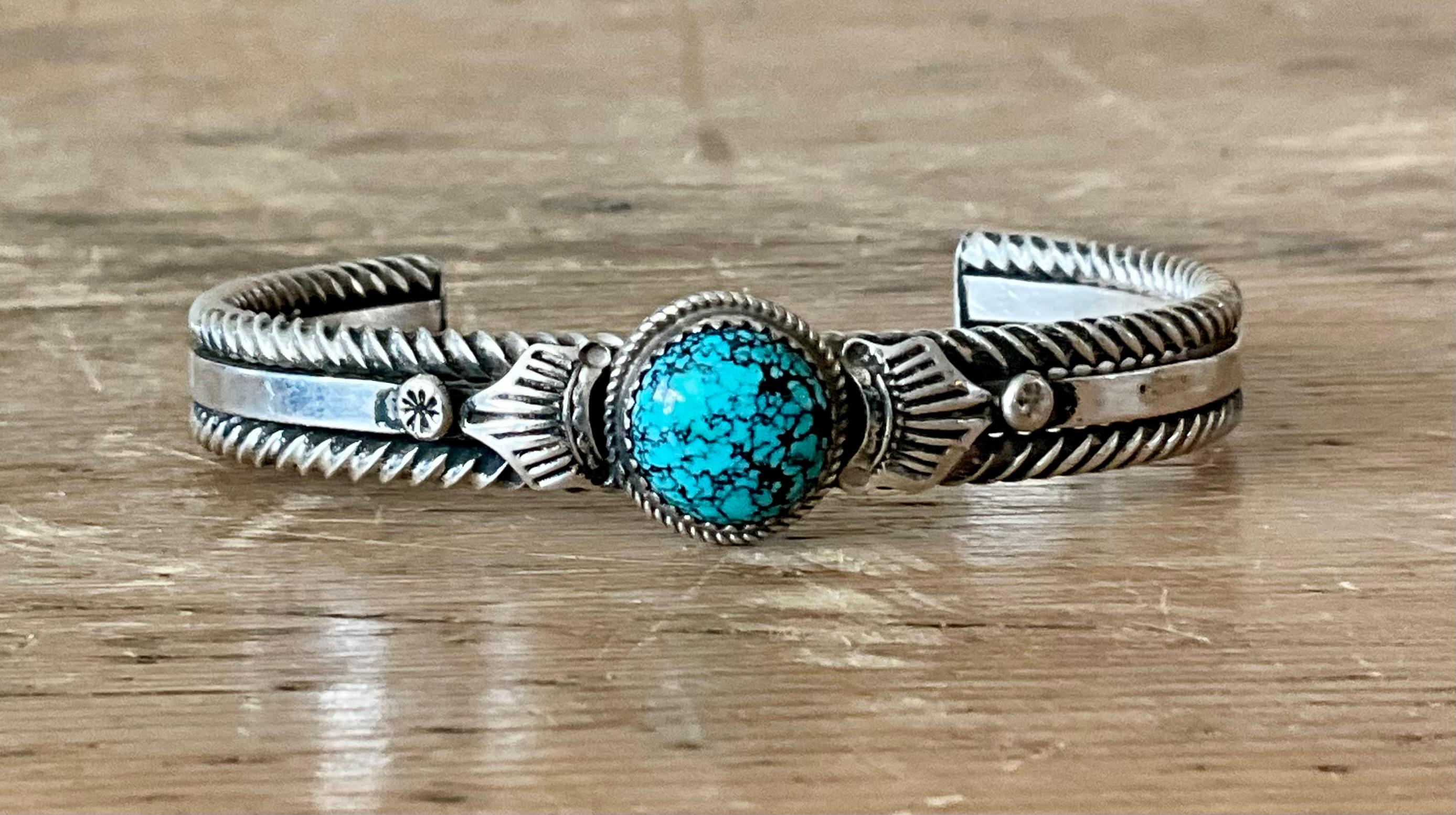 Cabochon Polsino vintage in turchese Navajo in argento sterling in vendita