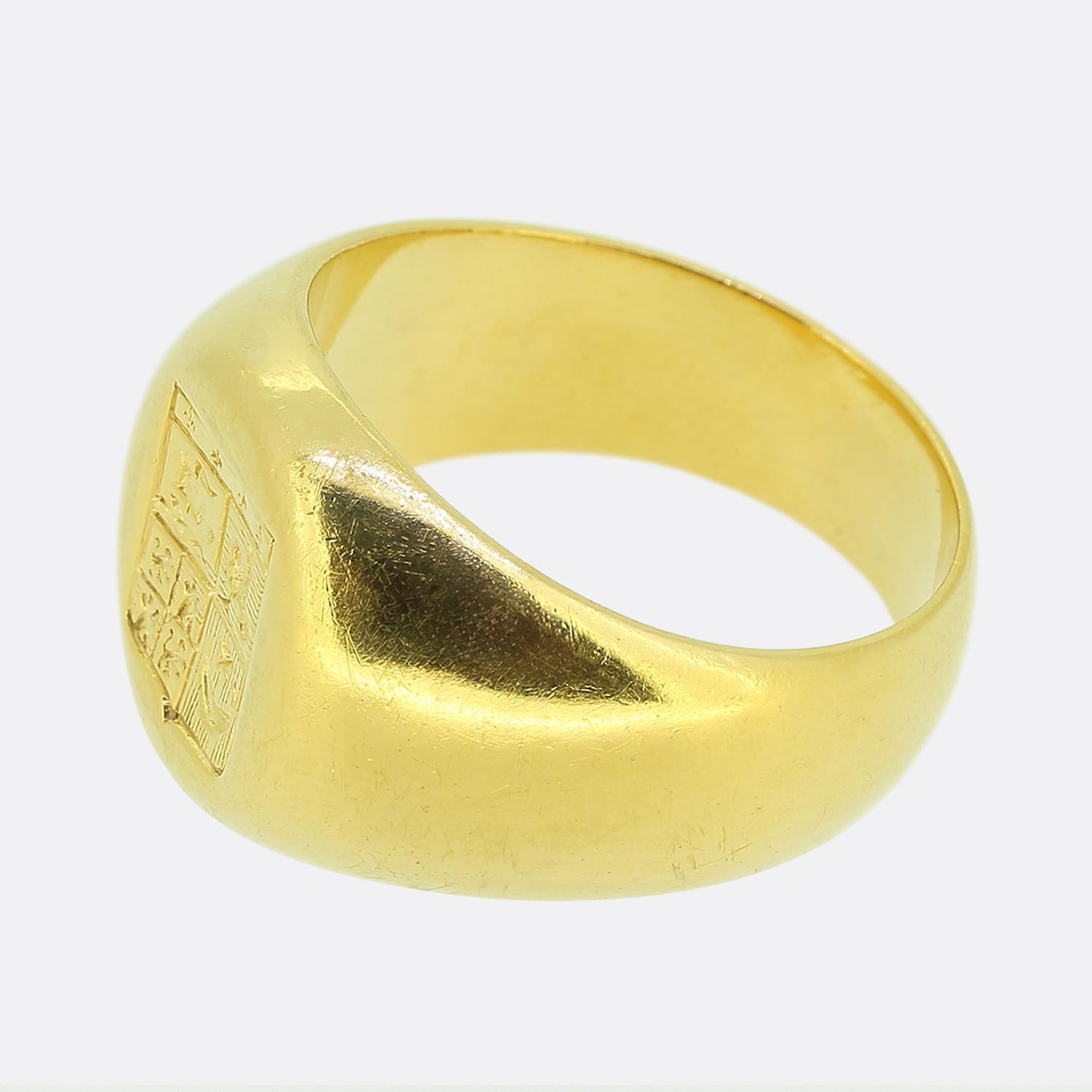 Here we have a marvellous signet ring crafted from a rich 24ct yellow gold. This bold chunky piece showcases a rounded face with a deep detailed intaglio of a naval emblem atop wide unembellished shoulders. 

Condition: Used (Very Good)
Weight: 18.2