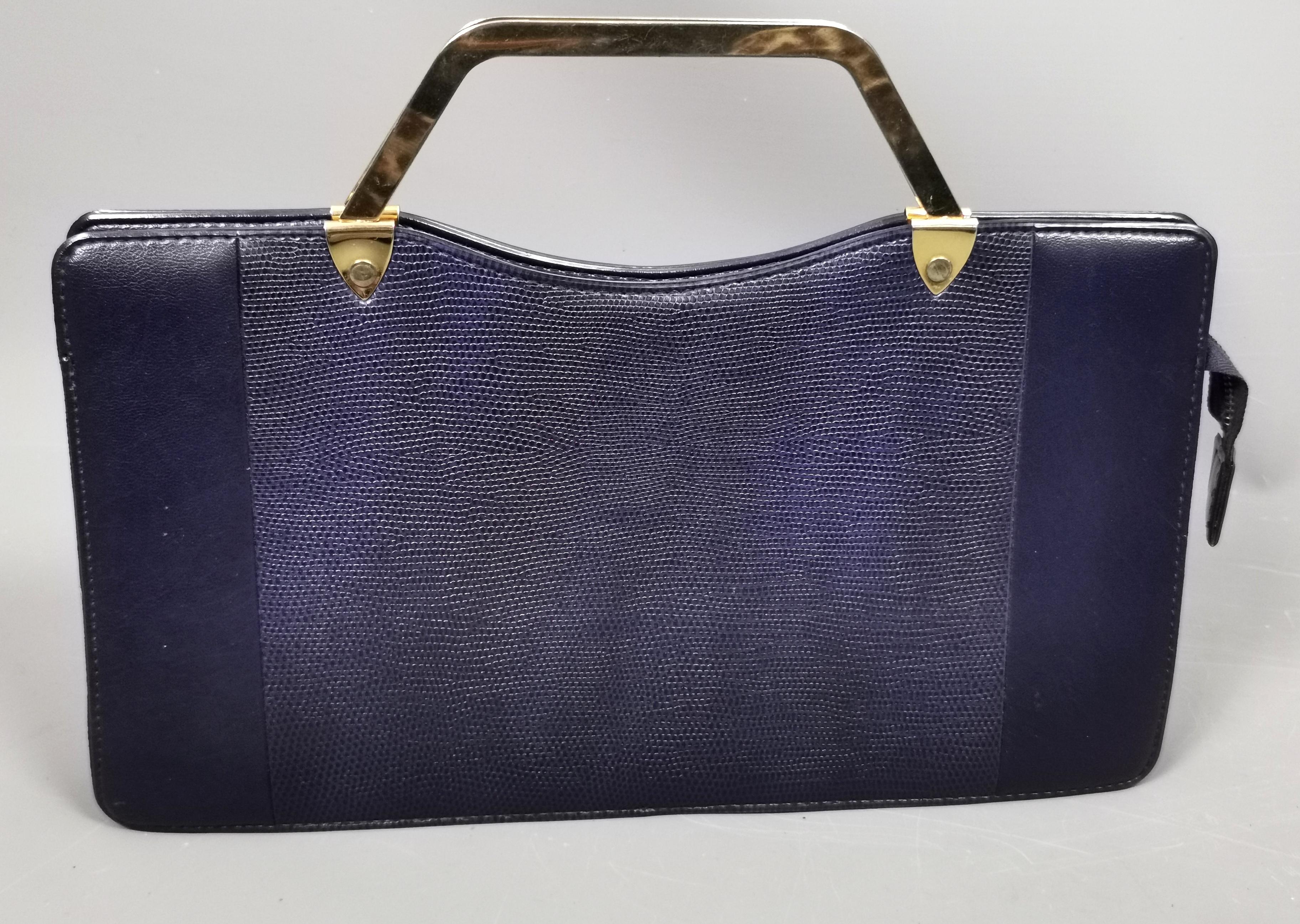 Vintage Navy and Gold faux snakeskin handbag  In Good Condition In NEWARK, GB