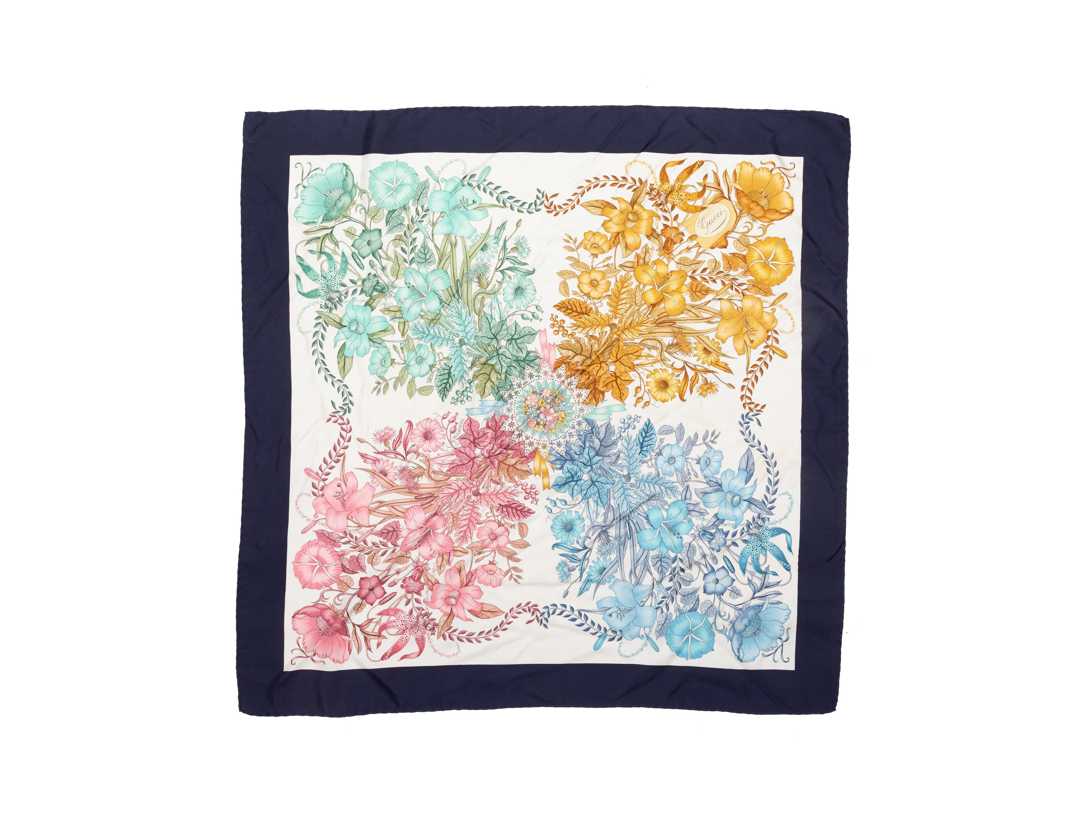 Pañuelo vintage de seda con estampado floral azul marino y multicolor de Gucci en Bueno estado para la venta en New York, NY