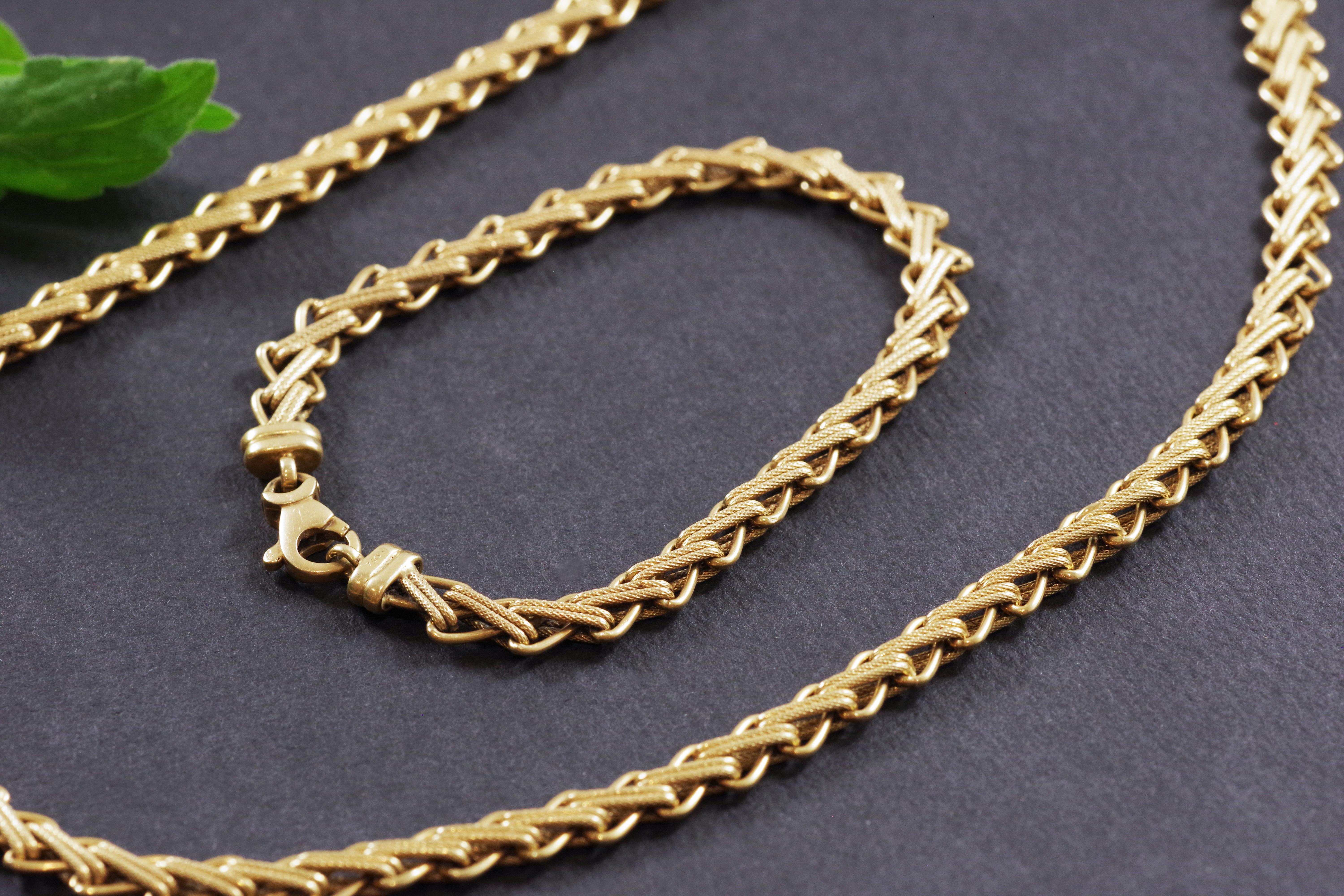 Women's or Men's Vintage necklace in 18 karats gold For Sale