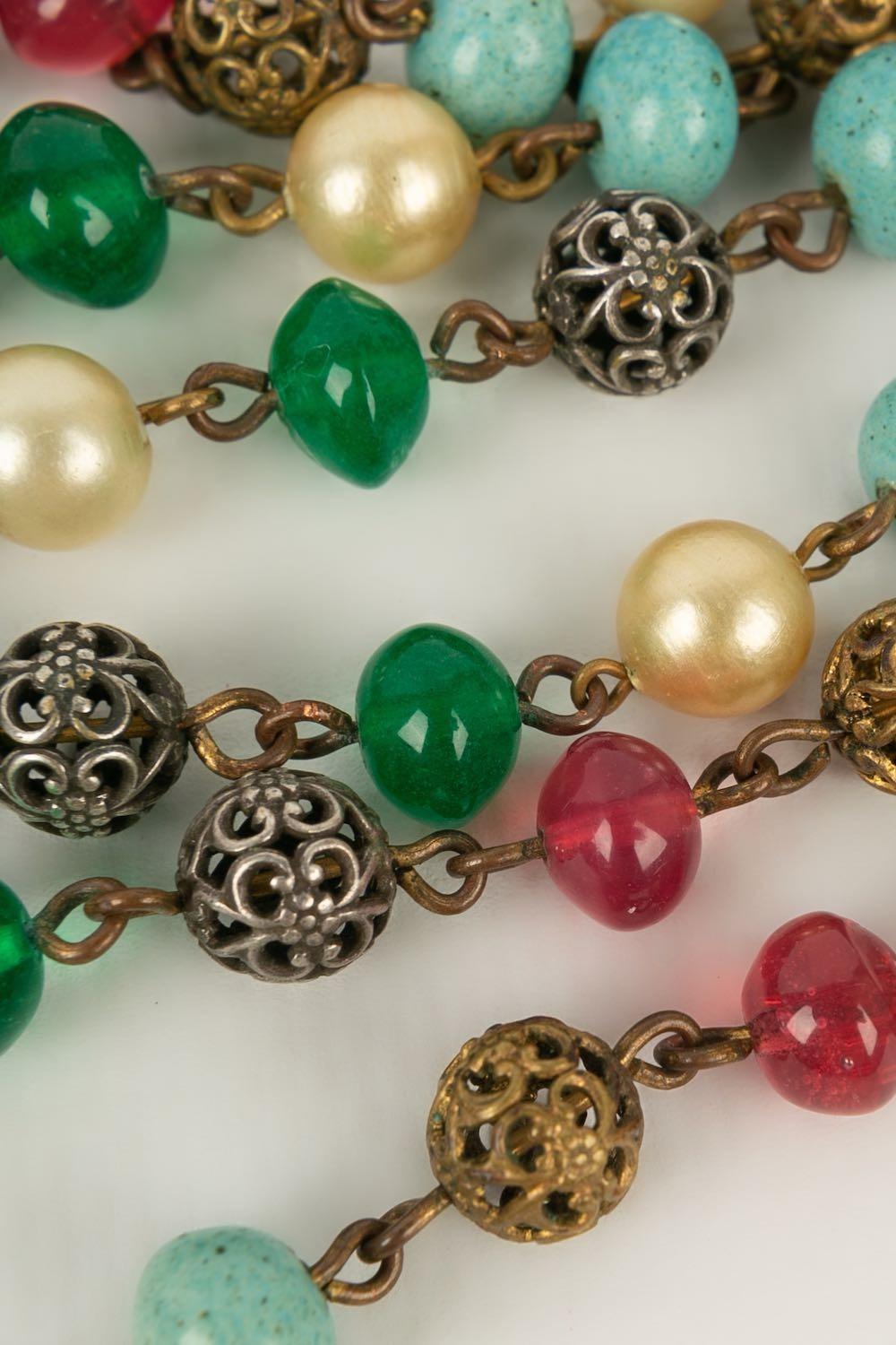 Vintage-Halskette aus Dunkelgold Metall und Glaspastell in Dunkelgold im Zustand „Gut“ im Angebot in SAINT-OUEN-SUR-SEINE, FR