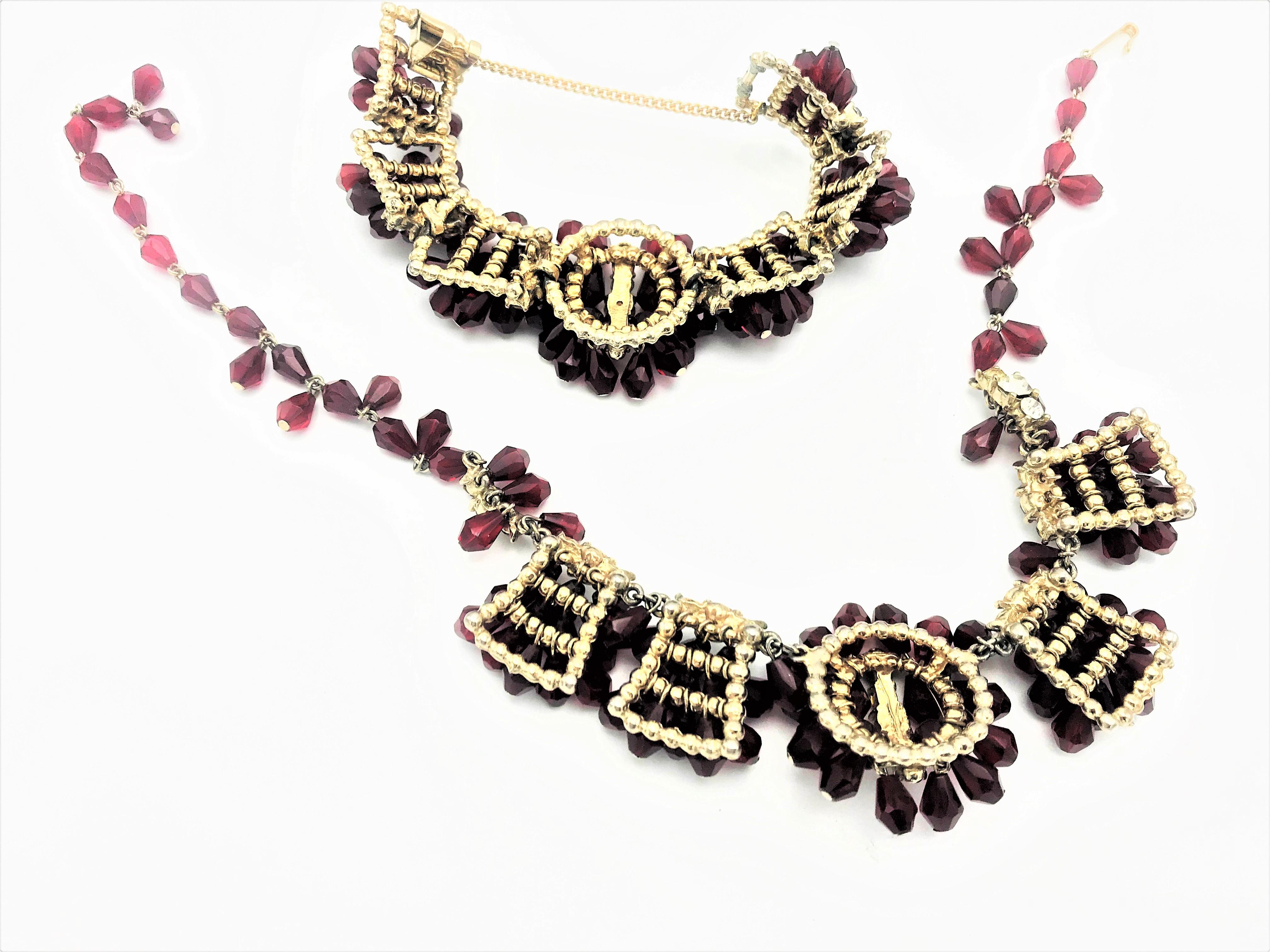 Vintage Necklace with matching bracelet red rhinestones, USA 1940s  For Sale 2