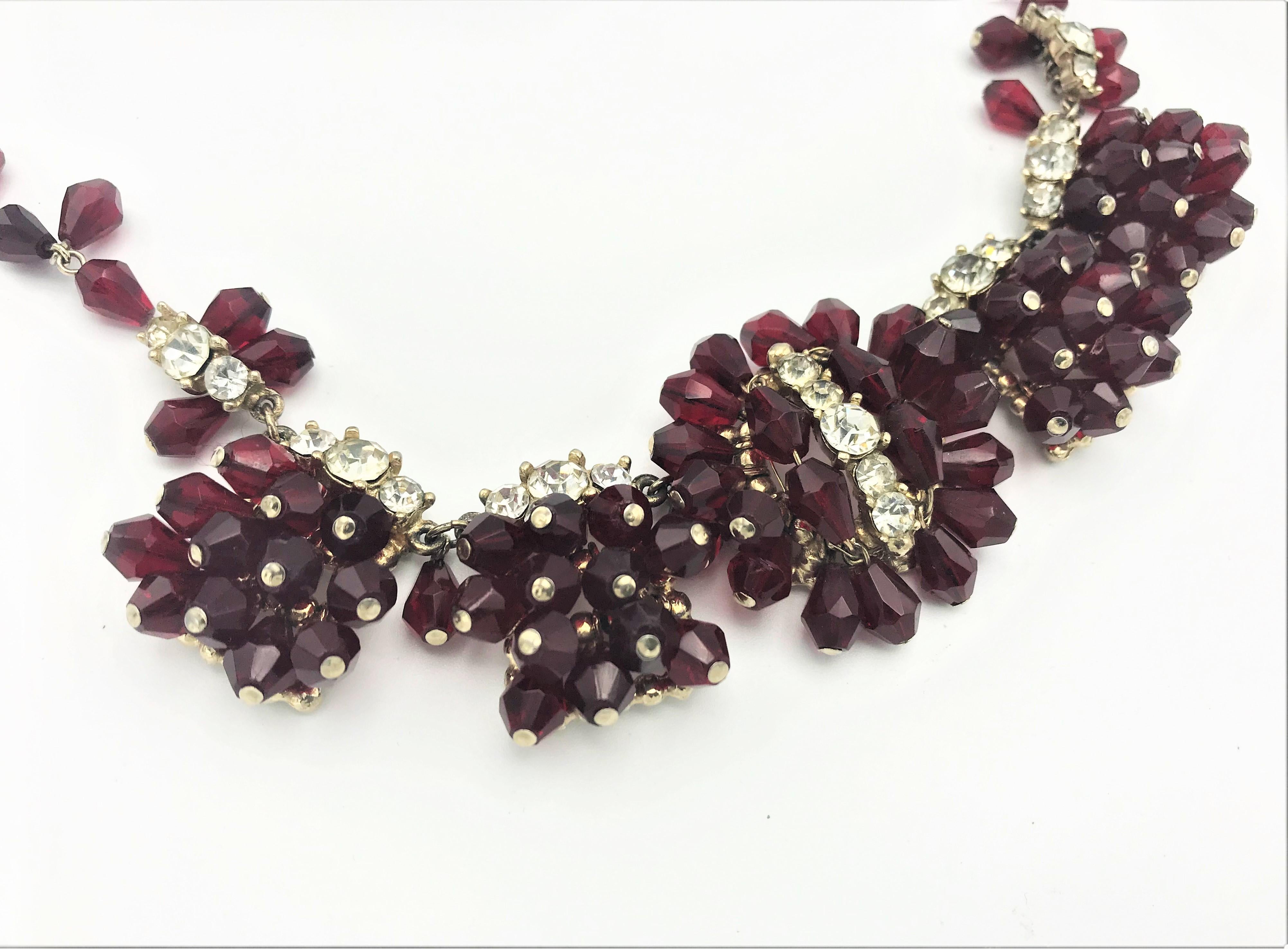 Vintage Necklace with matching bracelet red rhinestones, USA 1940s  For Sale 1