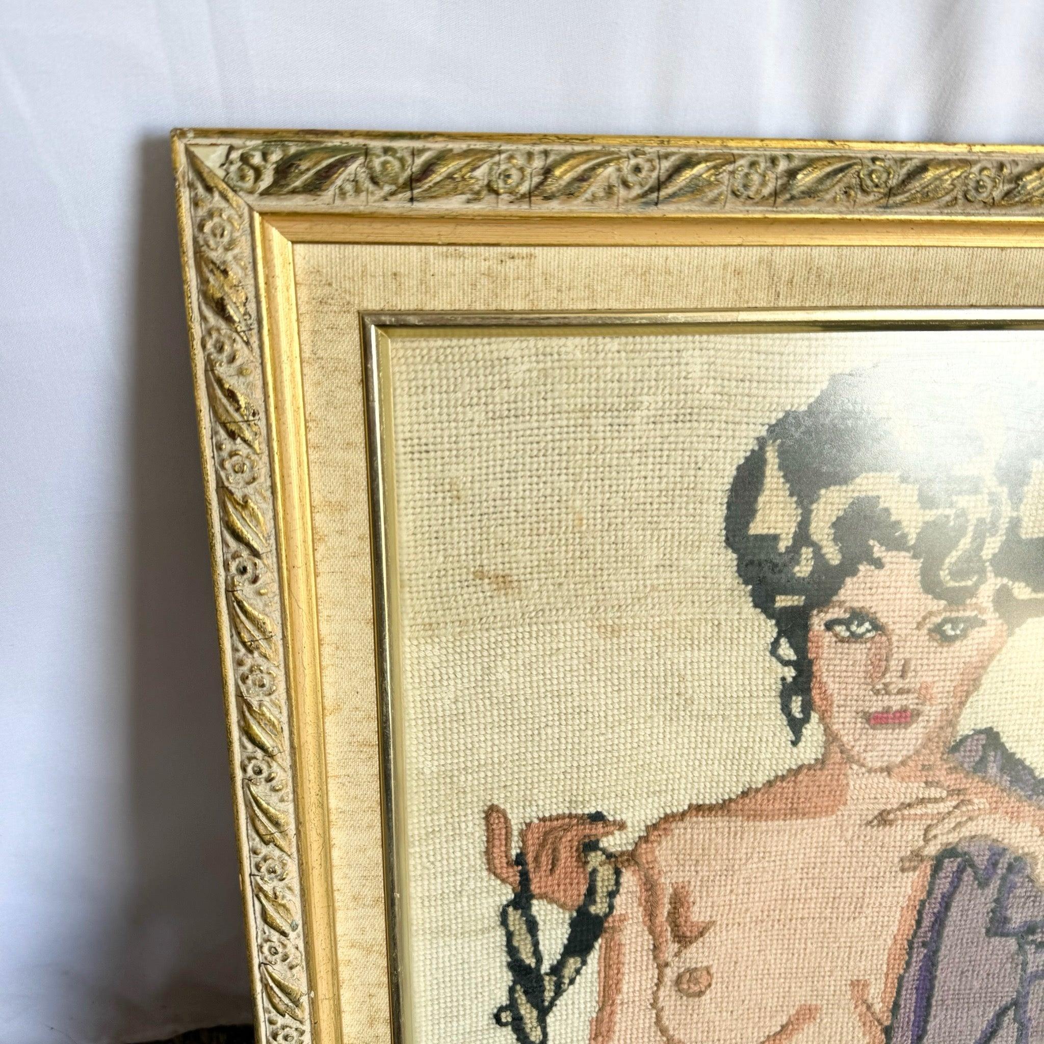 Vintage Needle Point von nackten Dame in lila Robe (amerikanisch) im Angebot