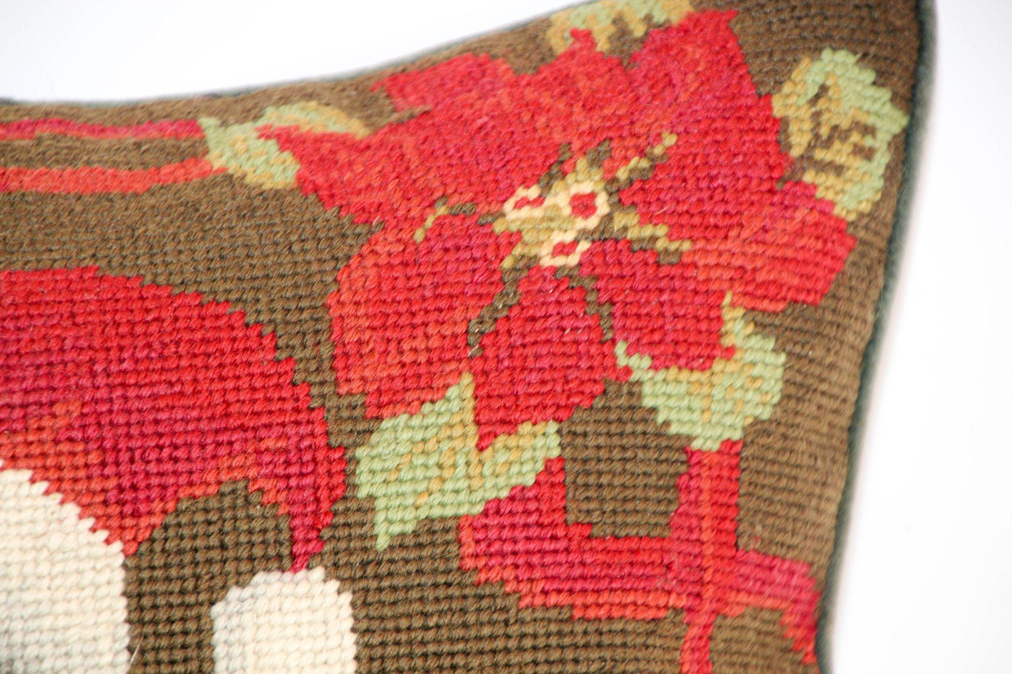 Vintage Needlepoint Throw Pillow Christmas Holiday Dog Design 1