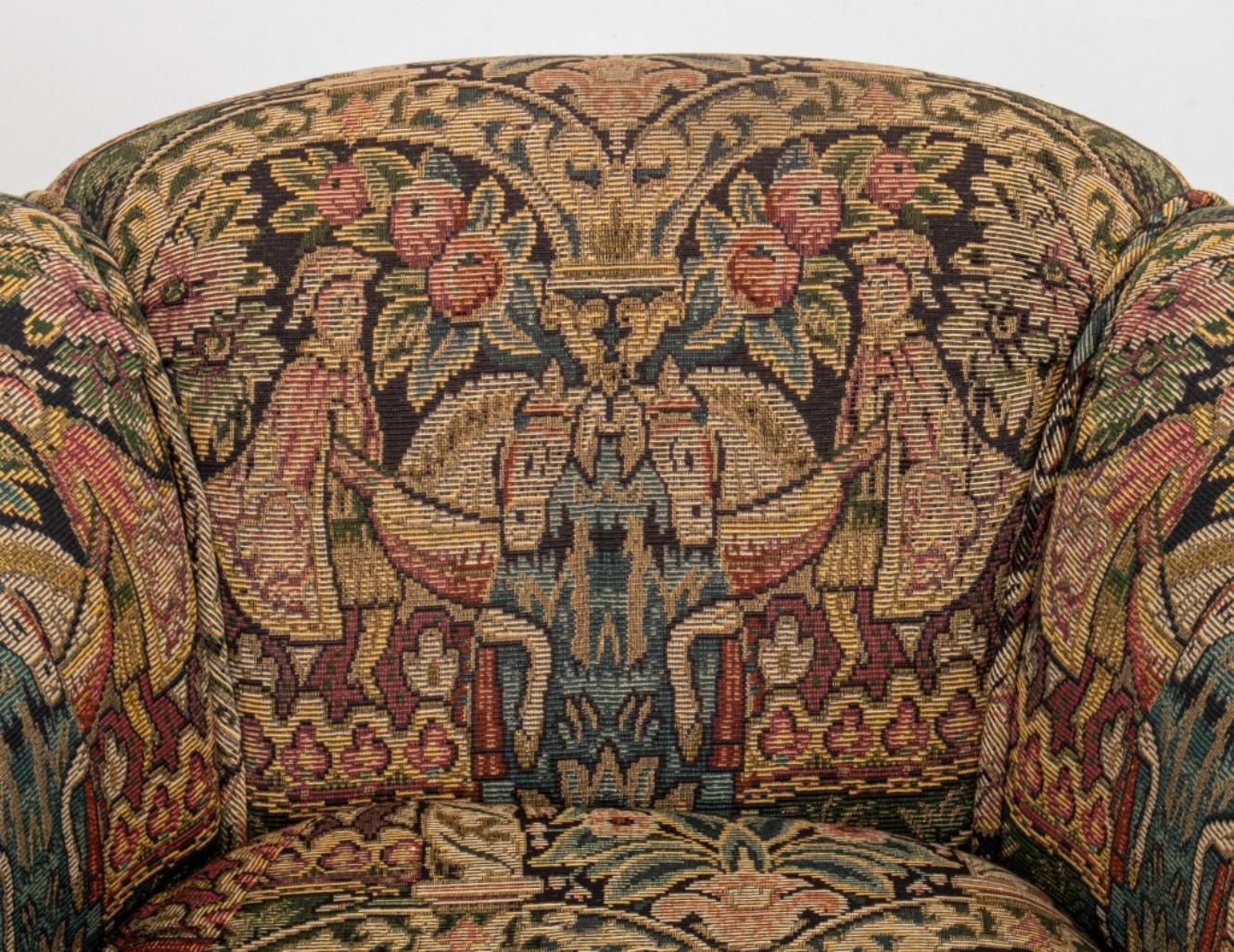 Classique américain Chaise et ottoman vintage tapissés de points d'aiguille en vente