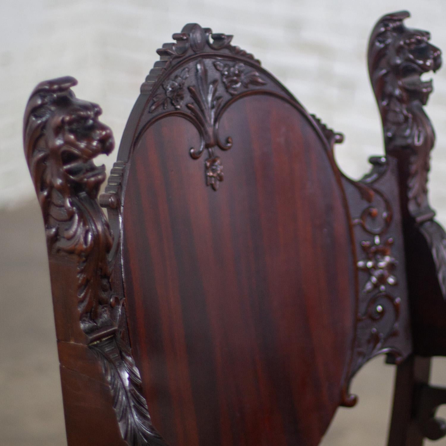Carved Vintage Neo Renaissance Style Lion Head Savonarola Throne Chair w/Mahogany Frame For Sale