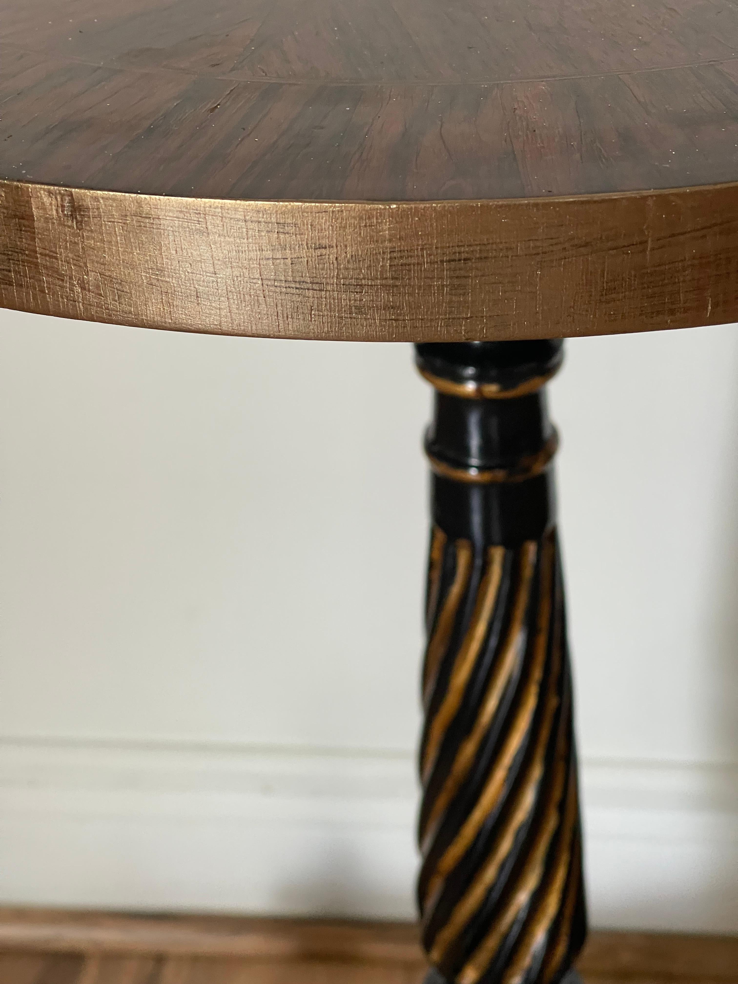 Américain Vintage Neobaroque Revival Tound Side Table en vente