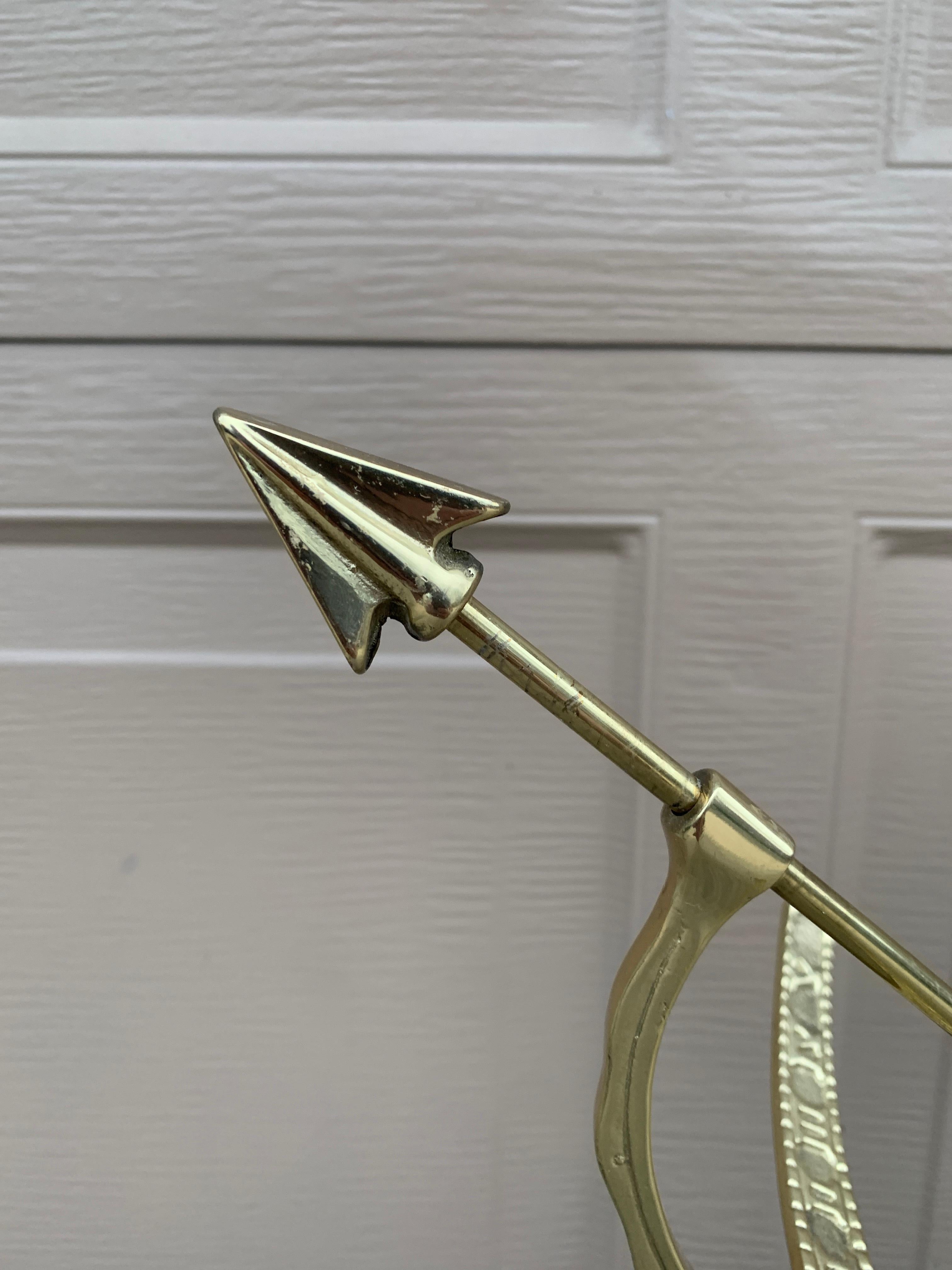 Sundial néoclassique vintage en laiton sur base en marbre vert Bon état - En vente à Elkhart, IN