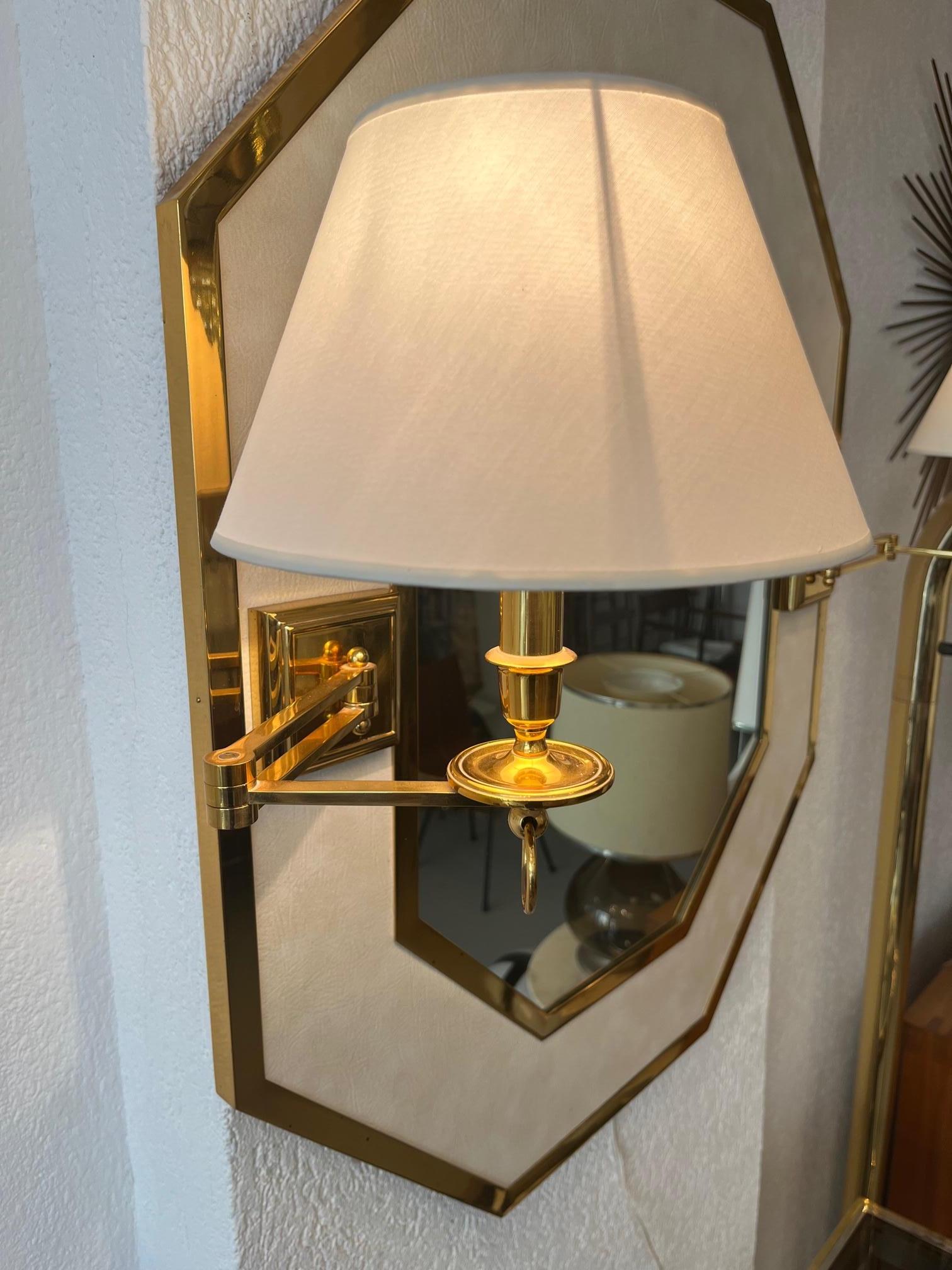 Vintage Neoclassical Brass & Leather Octagonal Wall Mirror with Sconces Ca. 1970 In Good Condition For Sale In Geneva, CH